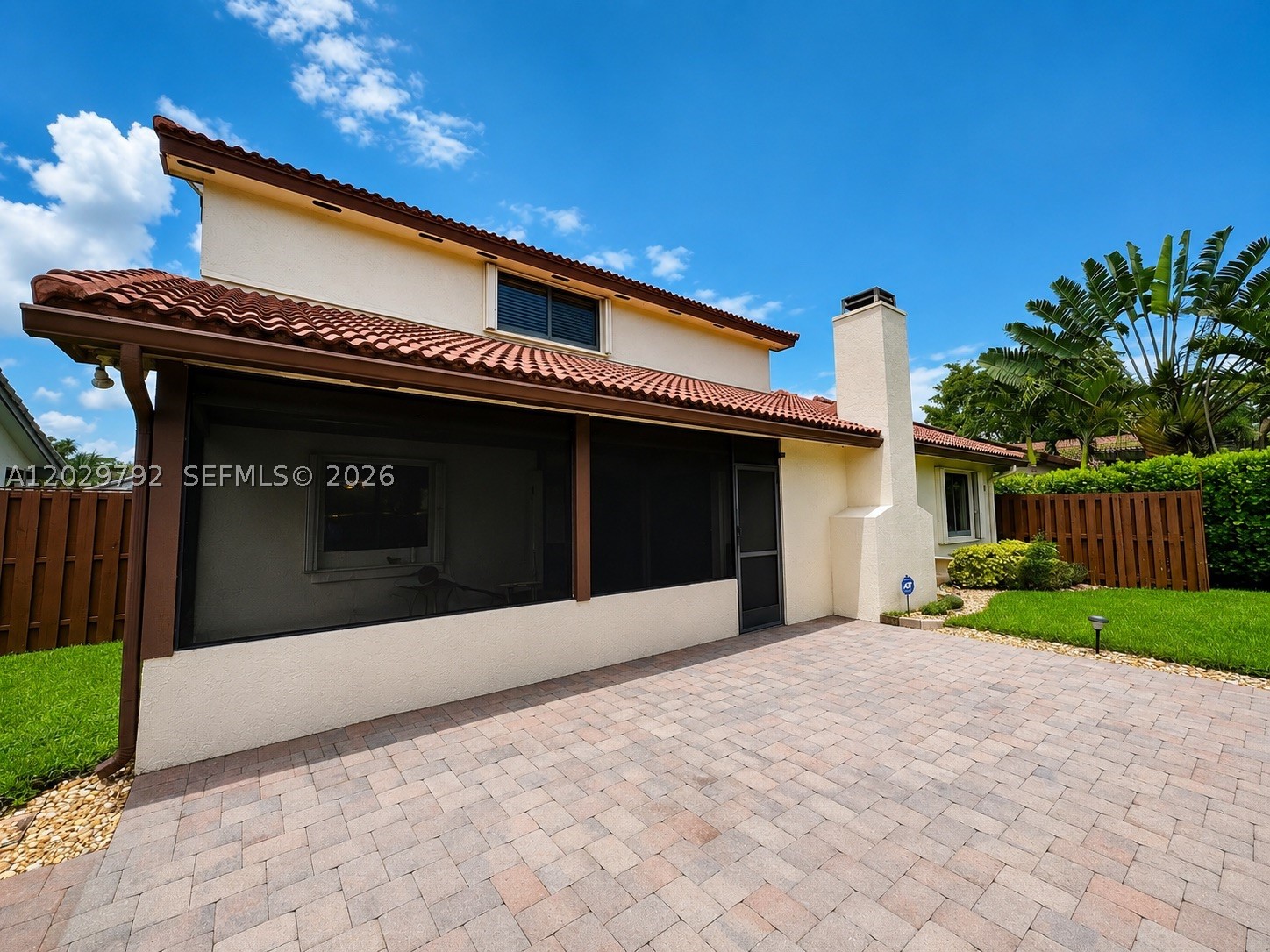 COUNTRY ISLES - Residential