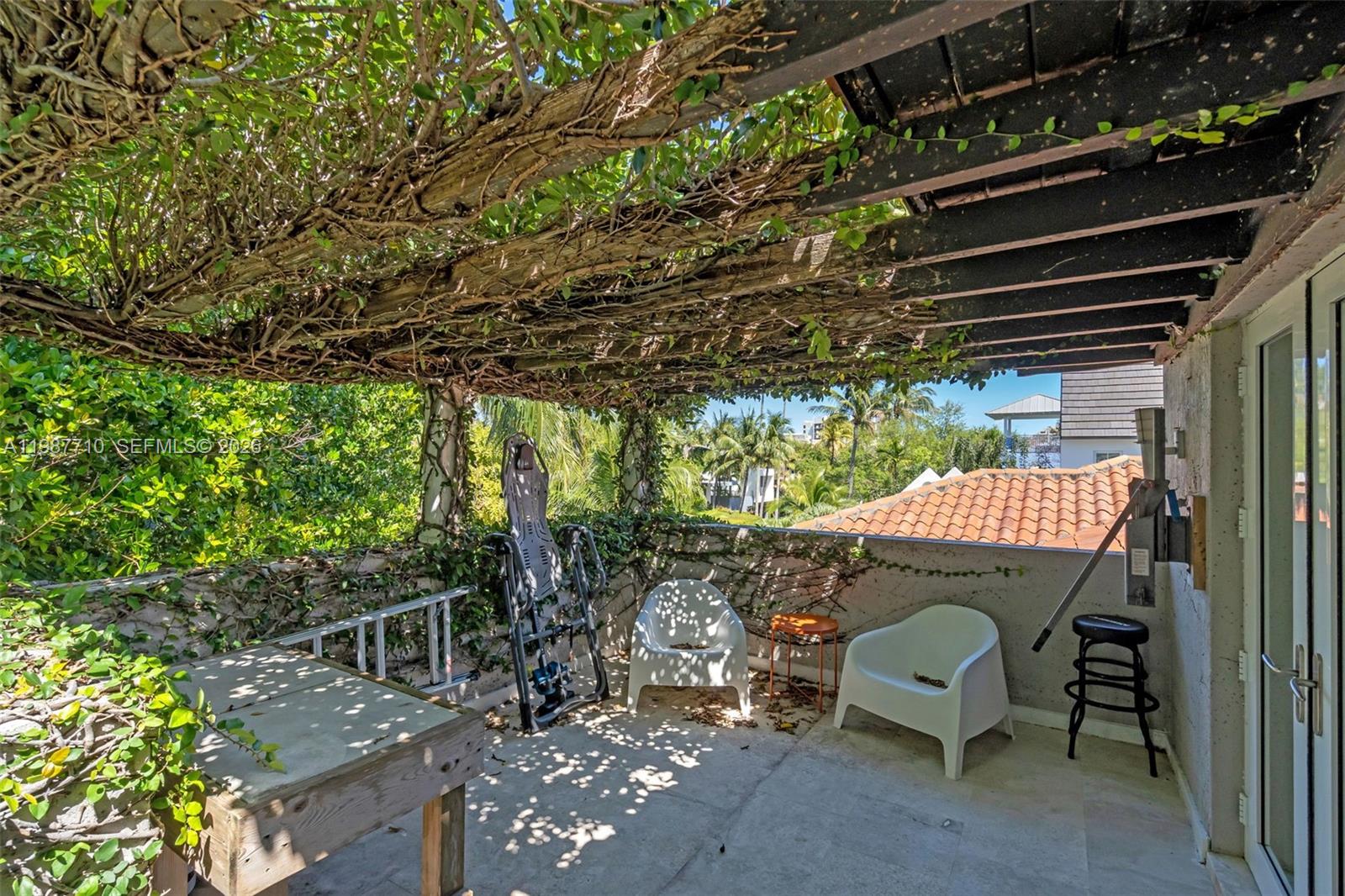 TROPICAL ISLE HOMES SUB 4 - Residential