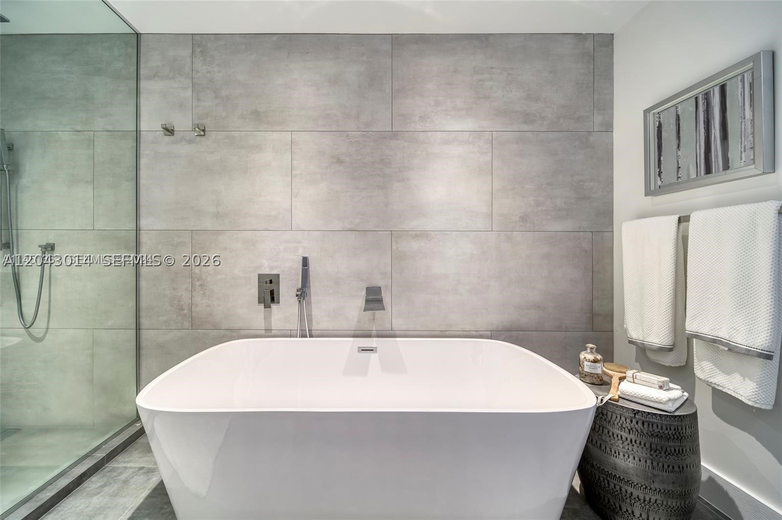 WOODSIDE - Residential