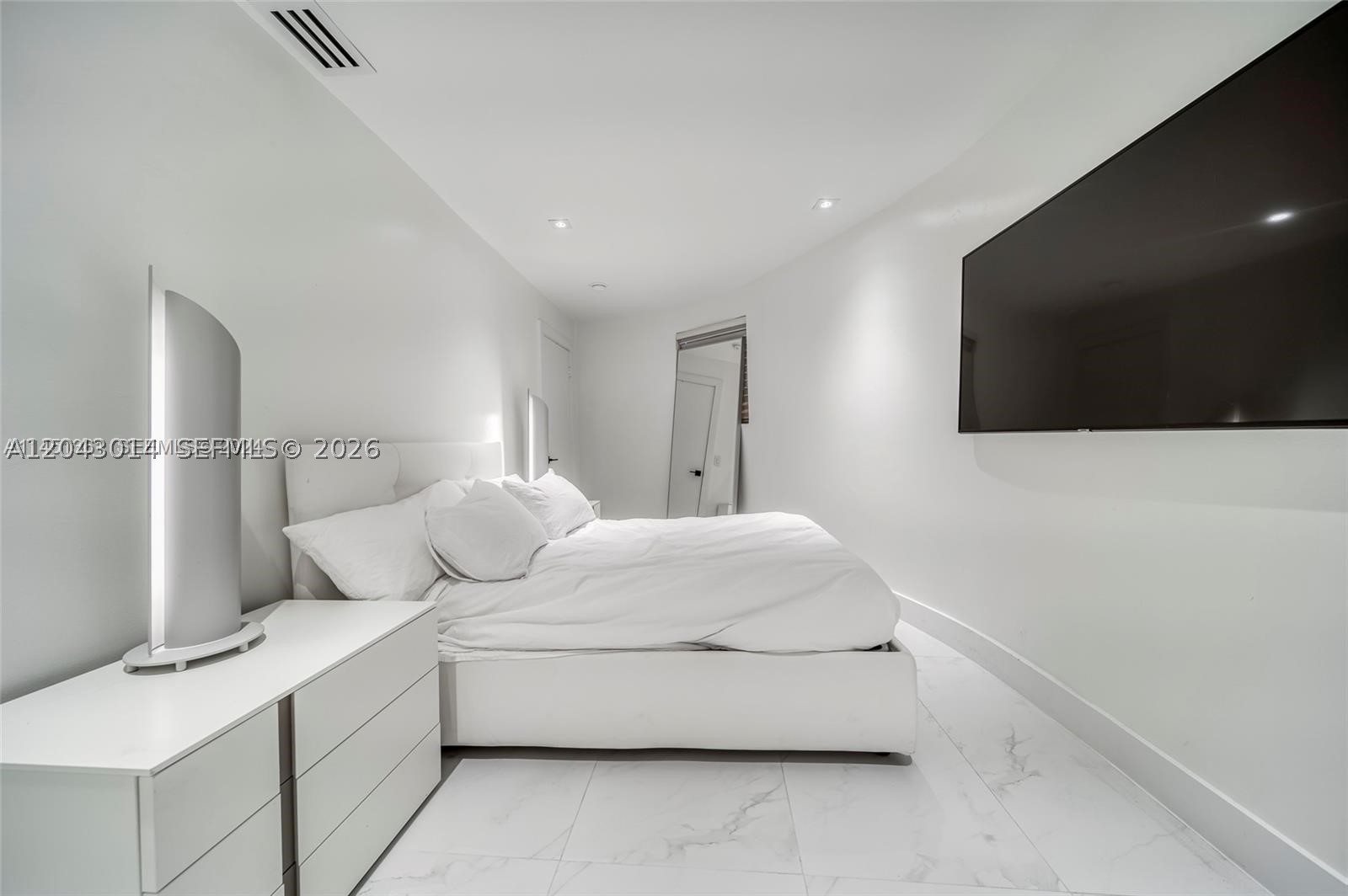 WOODSIDE - Residential