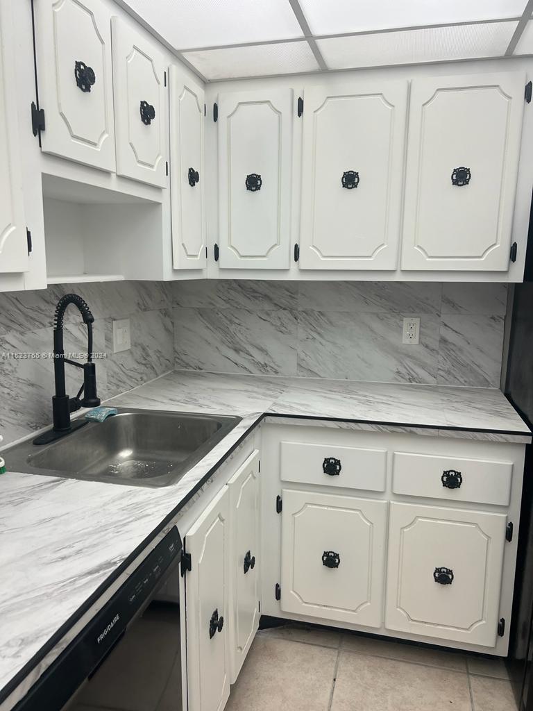 SAILBOAT CAY CONDO - Residential Lease
