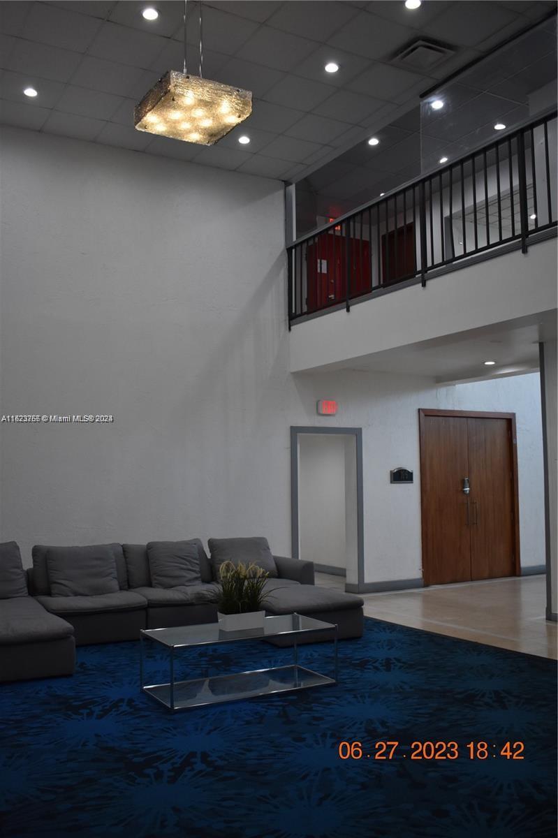 SAILBOAT CAY CONDO - Residential Lease