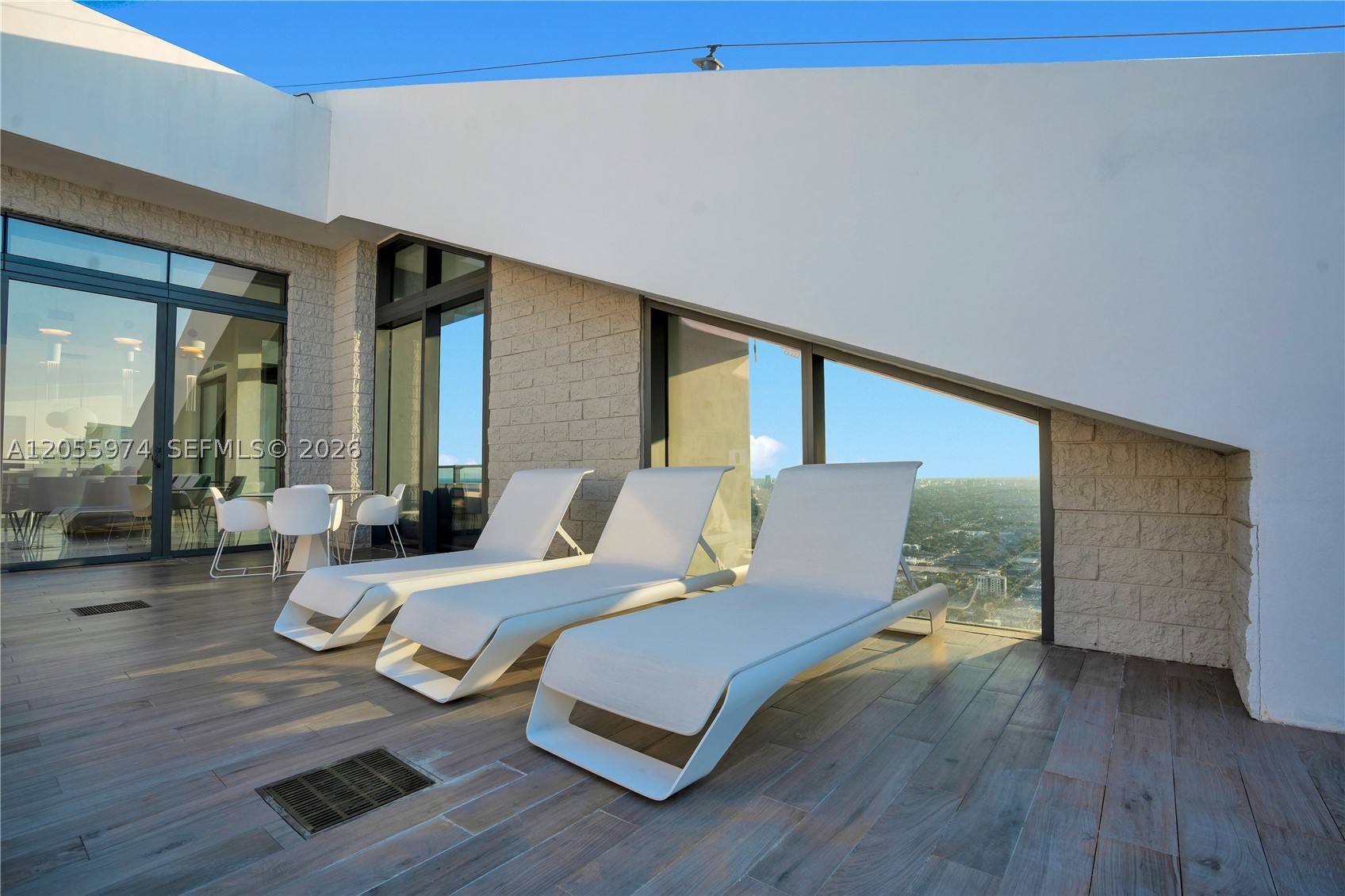 RISE CONDO - Residential