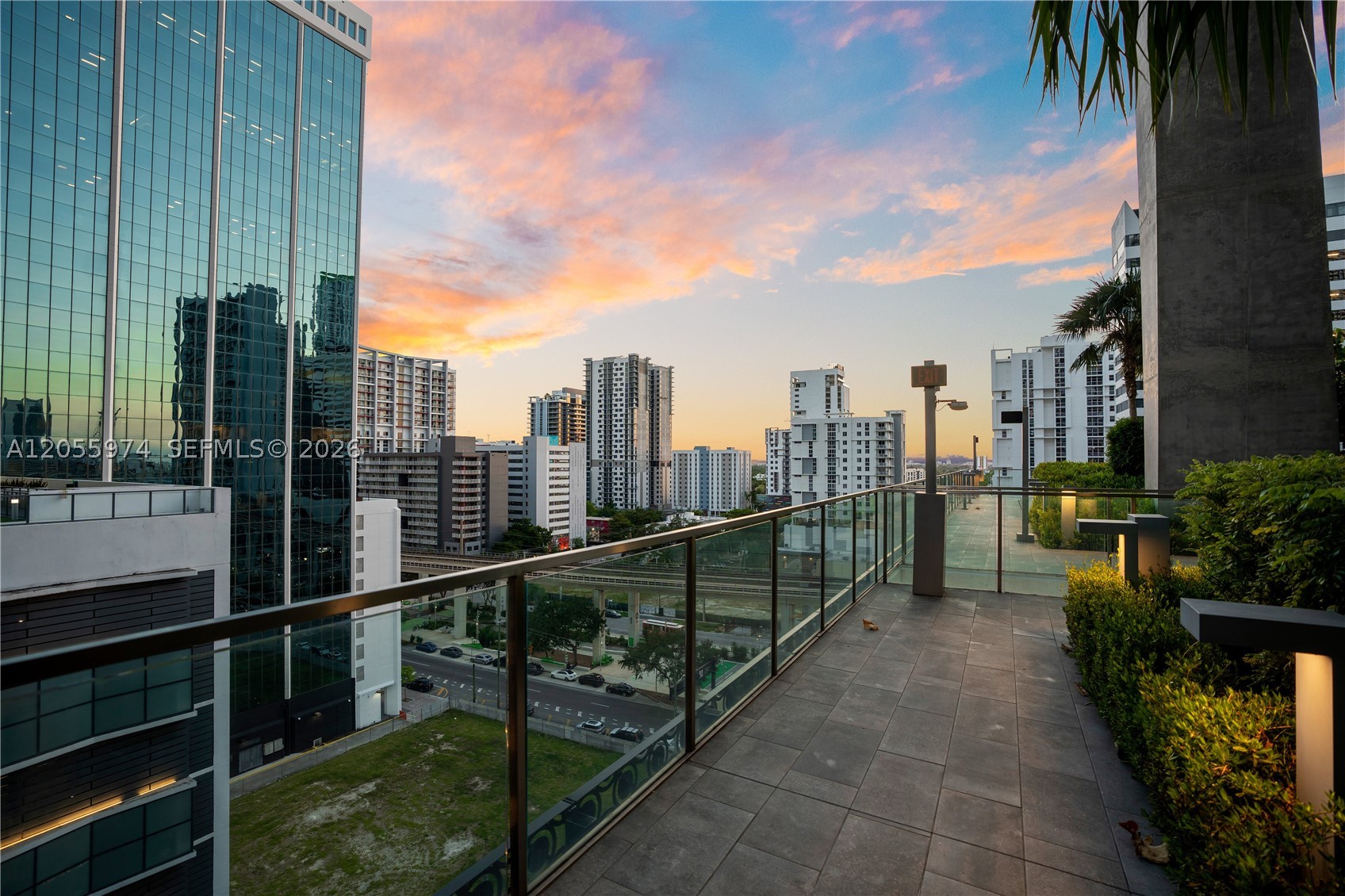 RISE CONDO - Residential