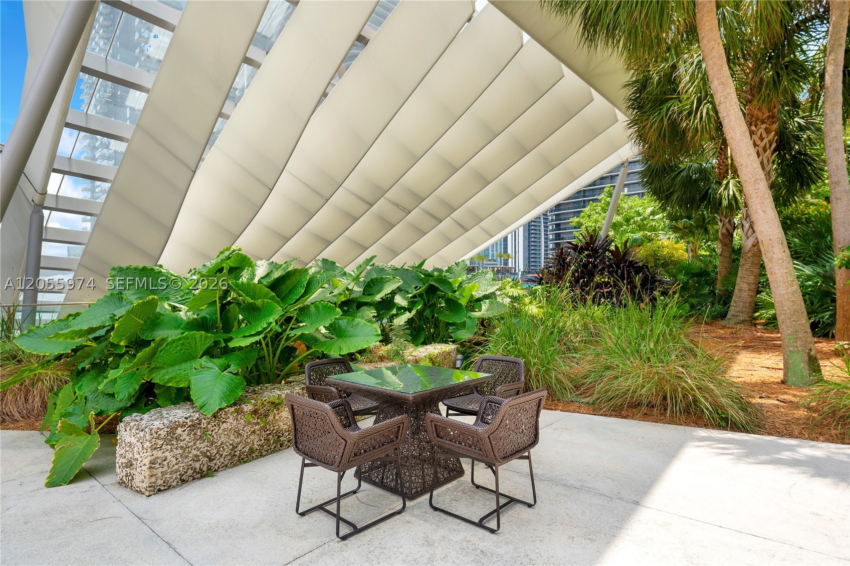 RISE CONDO - Residential