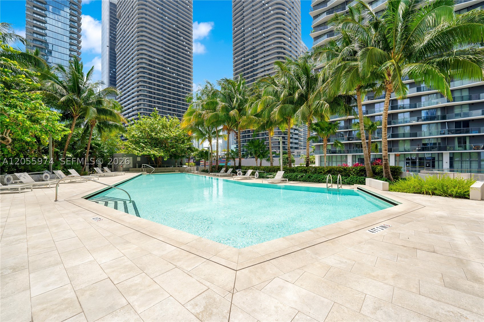 RISE CONDO - Residential