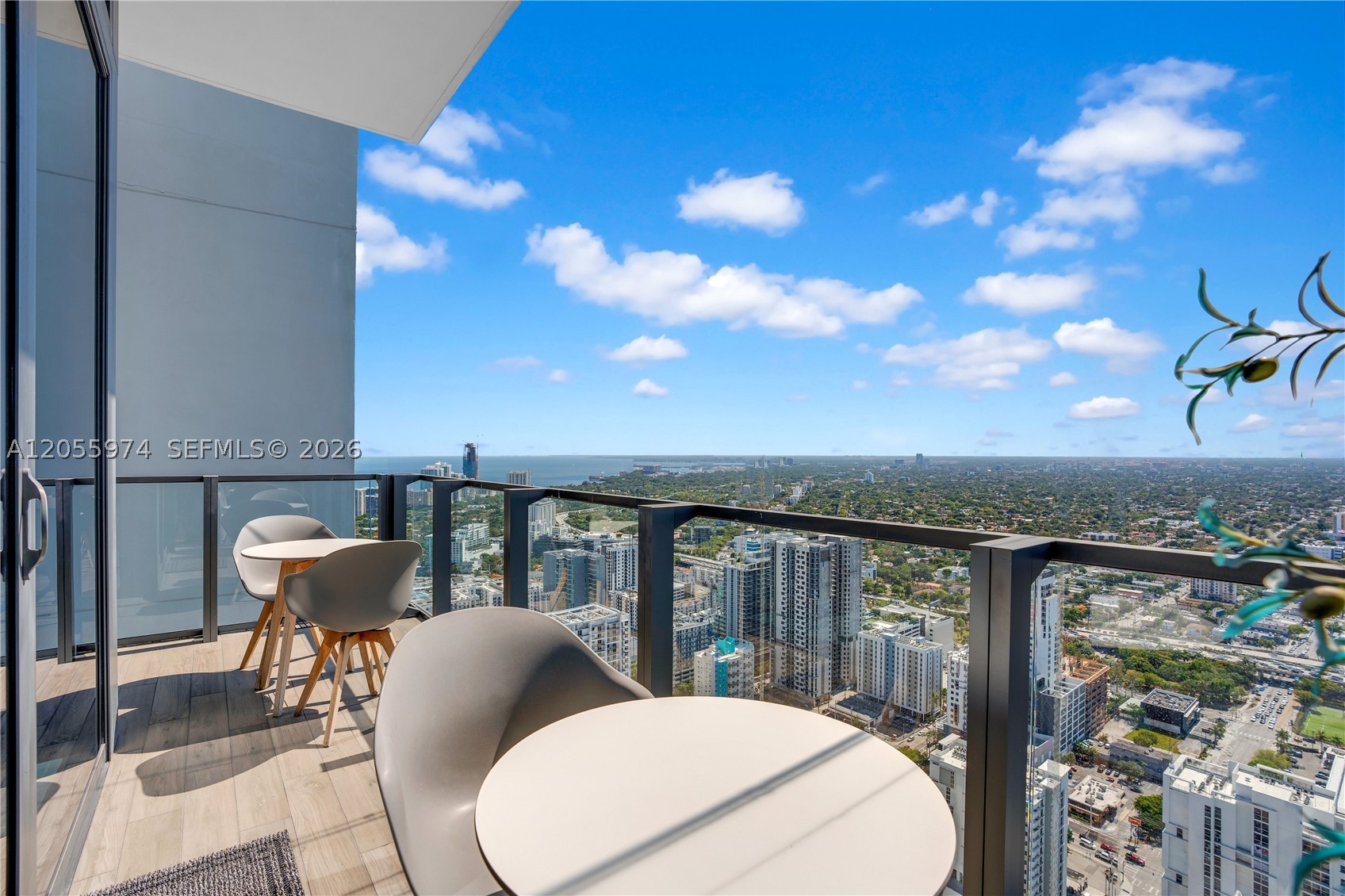 RISE CONDO - Residential