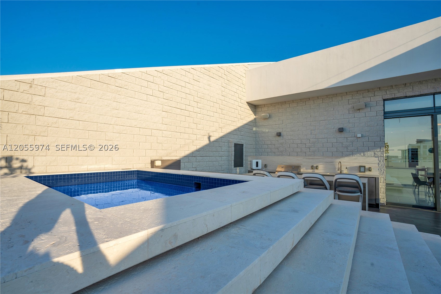 RISE CONDO - Residential