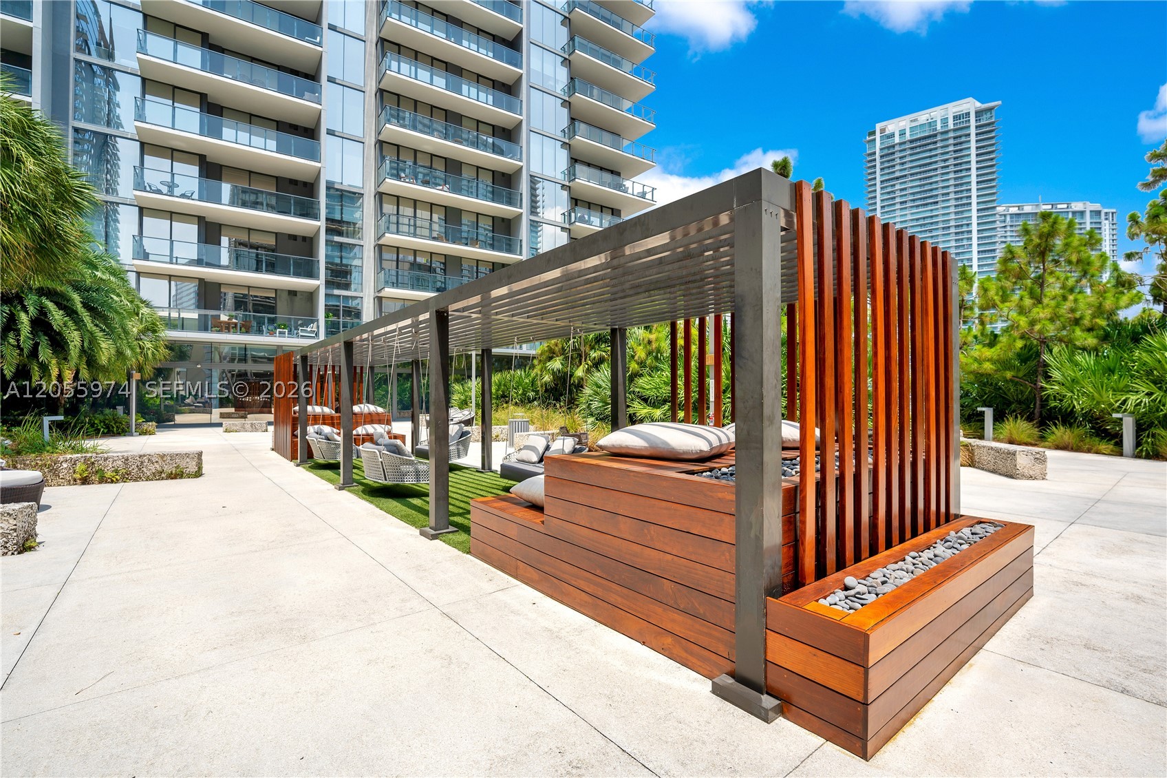 RISE CONDO - Residential