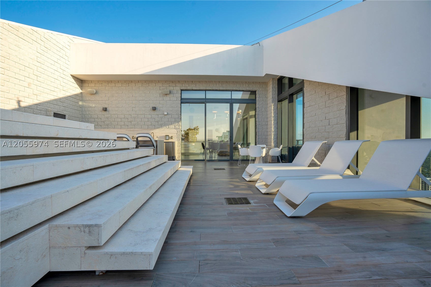 RISE CONDO - Residential