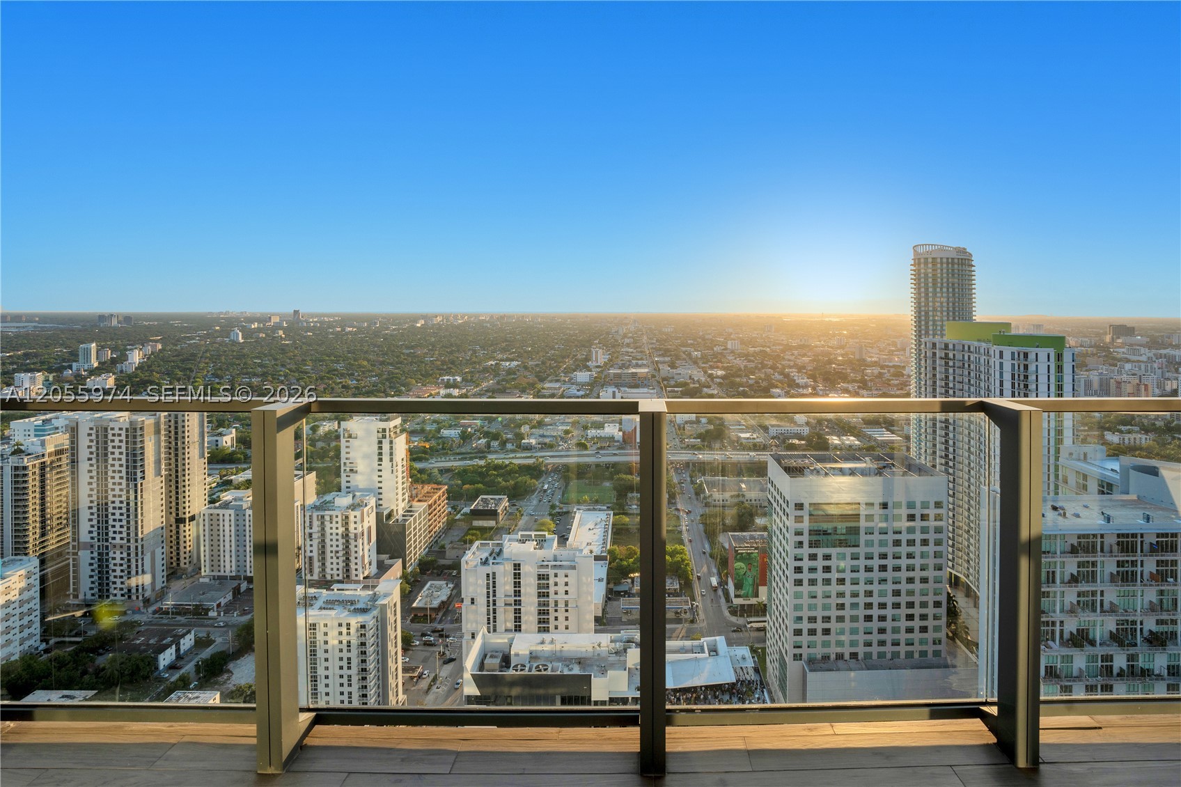 RISE CONDO - Residential