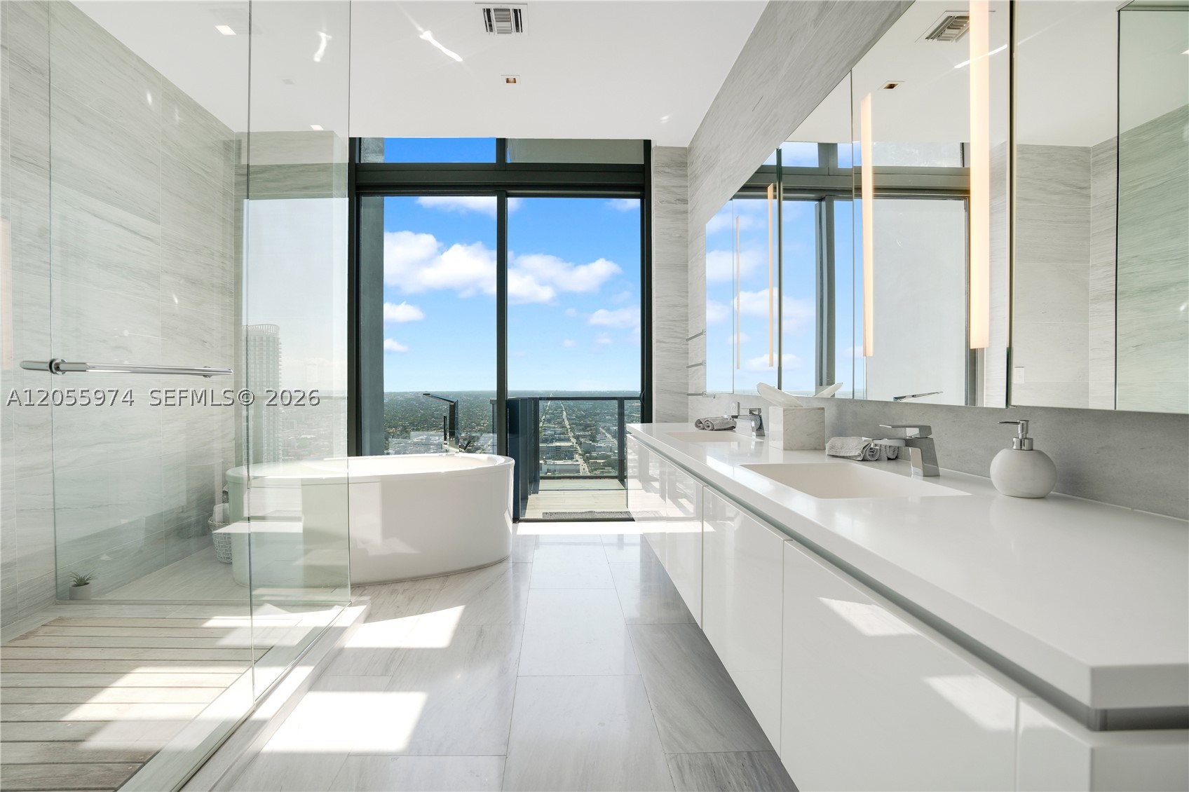 RISE CONDO - Residential