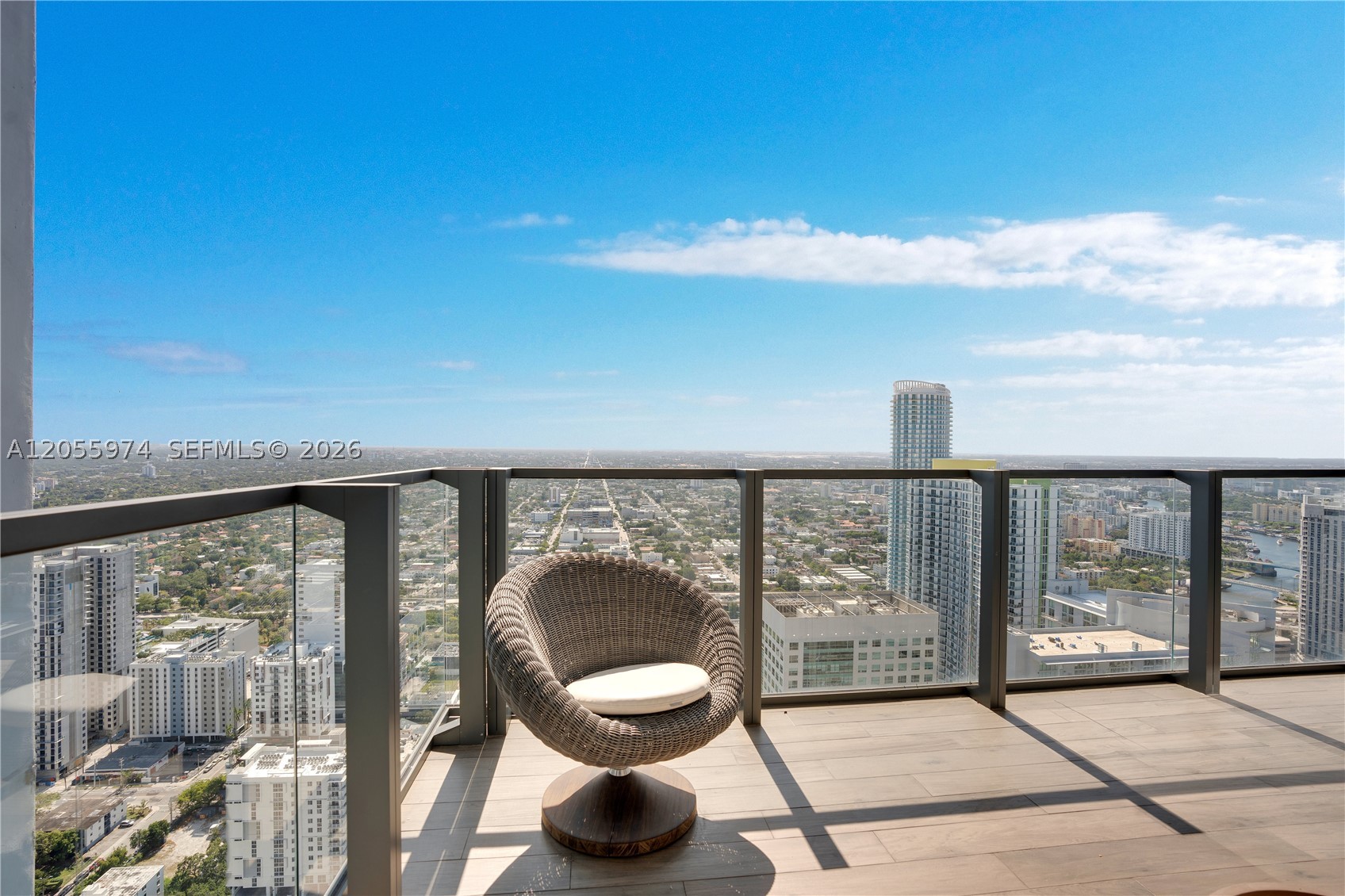 RISE CONDO - Residential