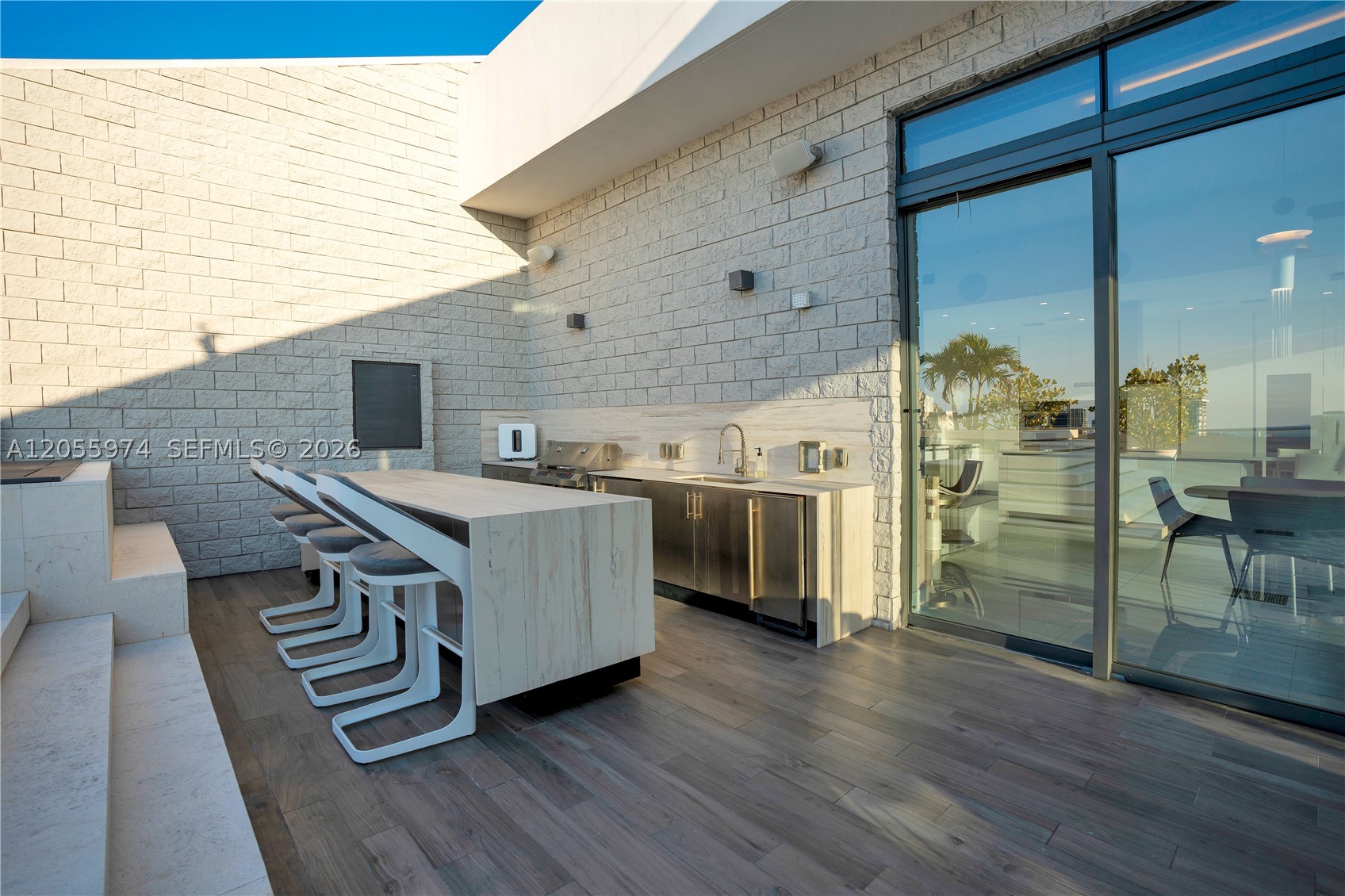 RISE CONDO - Residential