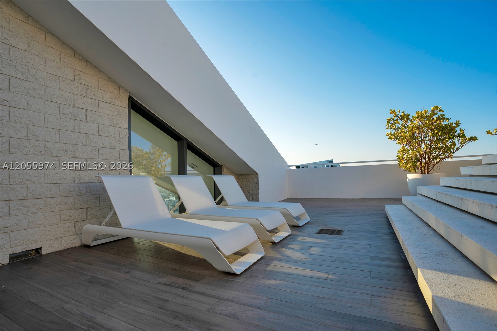 RISE CONDO - Residential