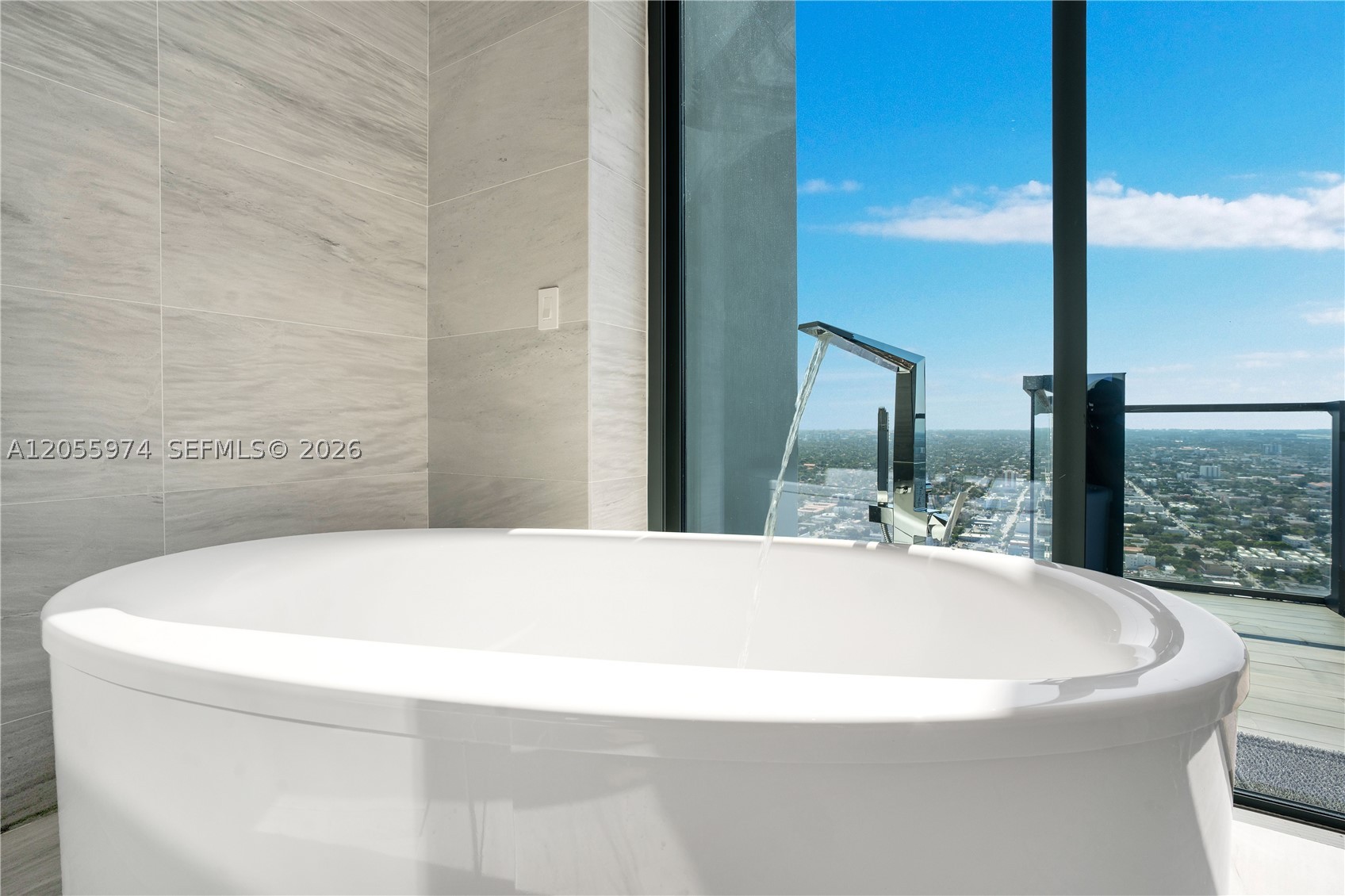 RISE CONDO - Residential