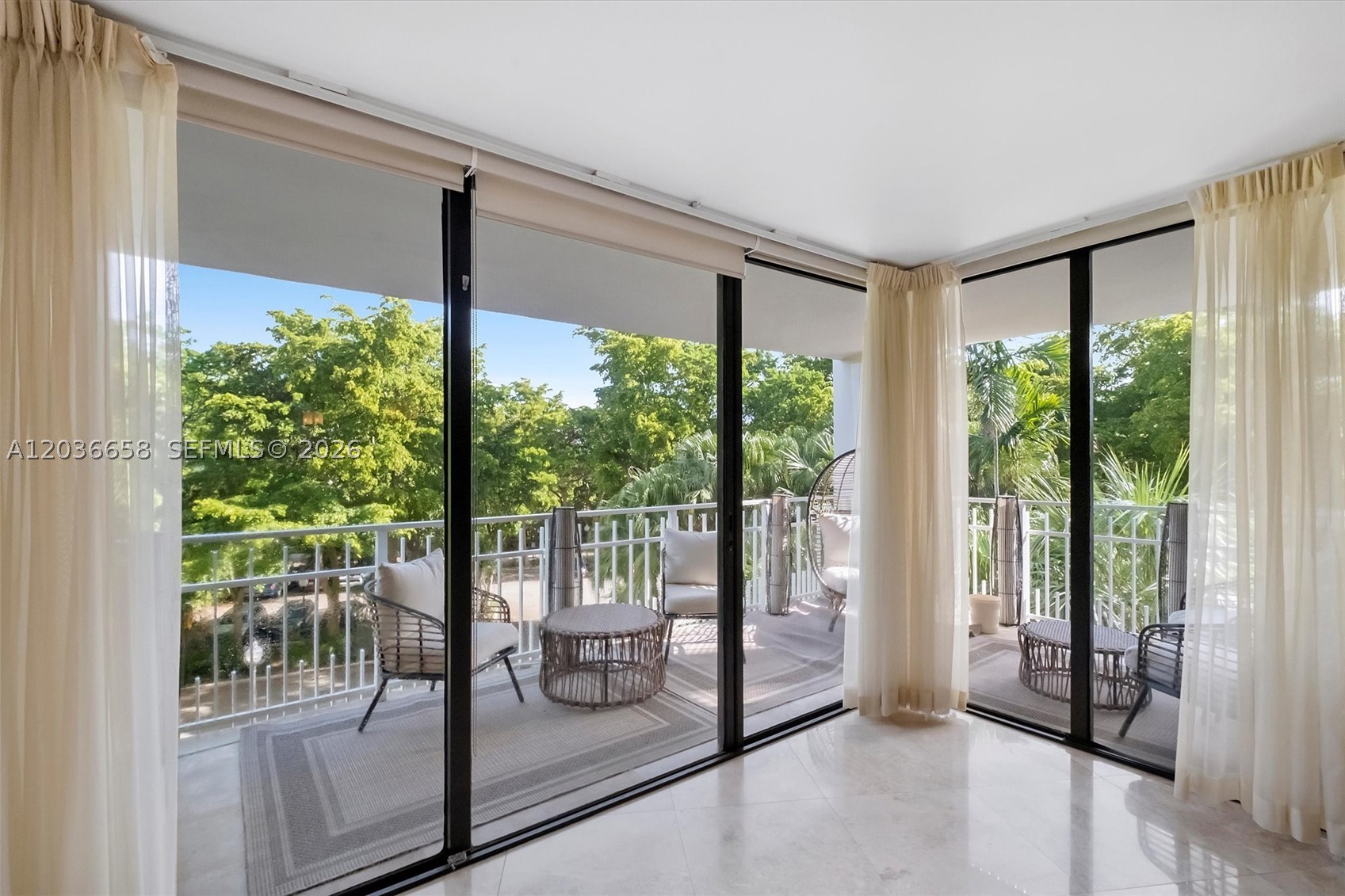 TOWERS OF QUAYSIDE CONDO - Residential