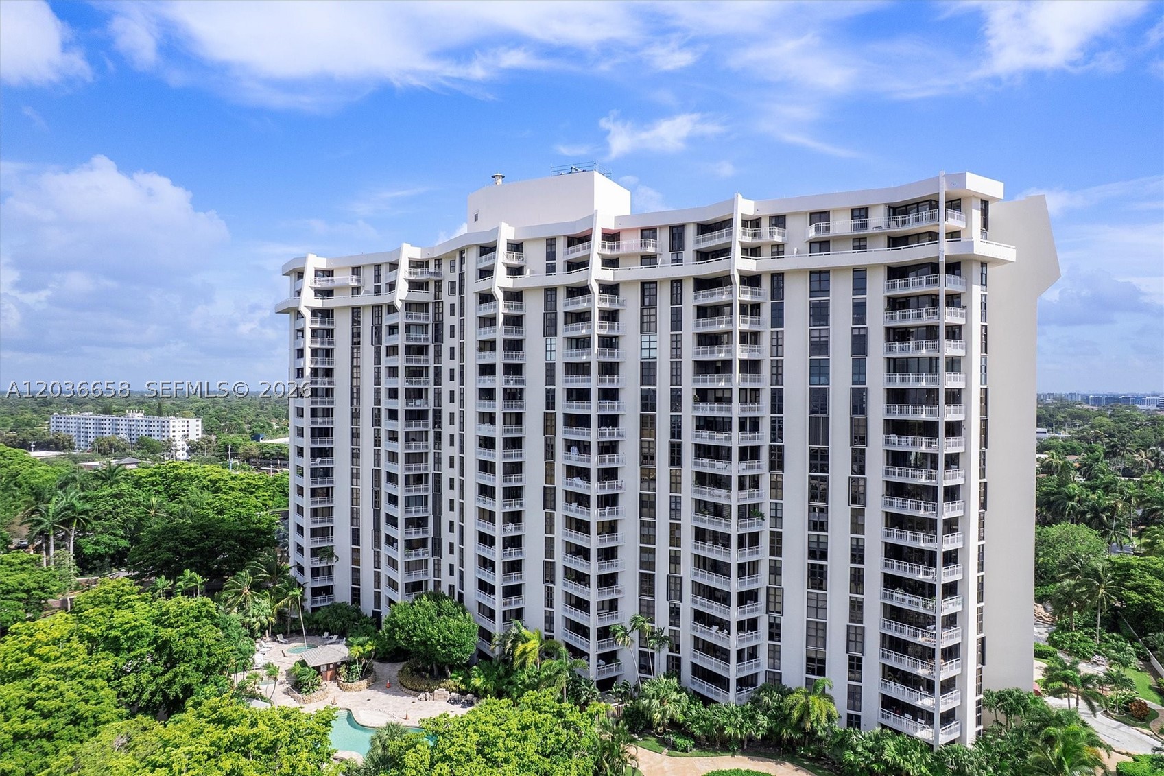 TOWERS OF QUAYSIDE CONDO - Residential