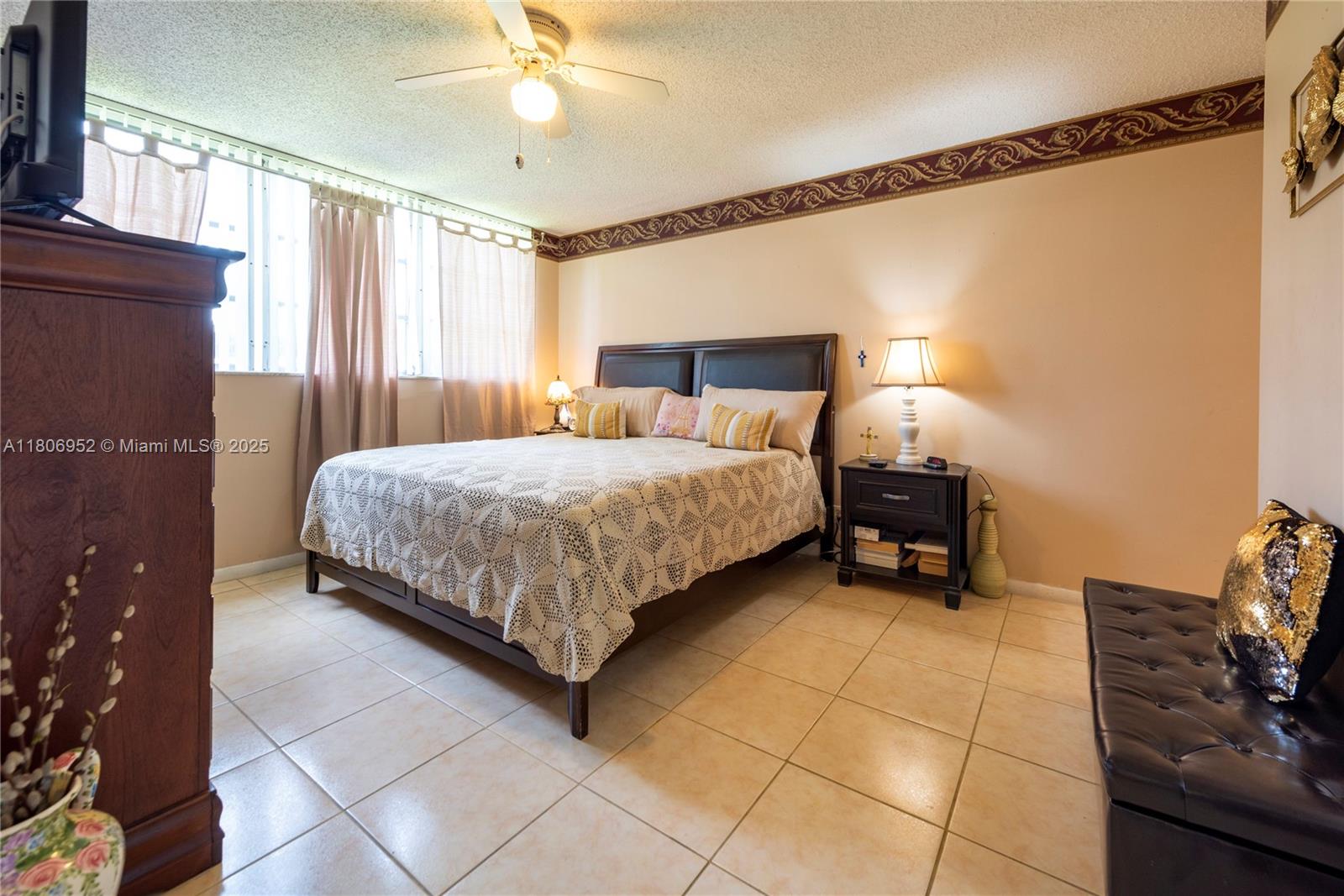 HOLLYBROOK GOLF AND - Residential