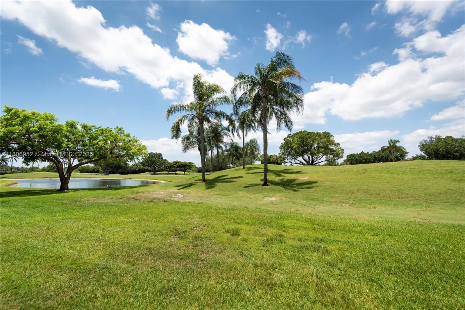 HOLLYBROOK GOLF AND - Residential