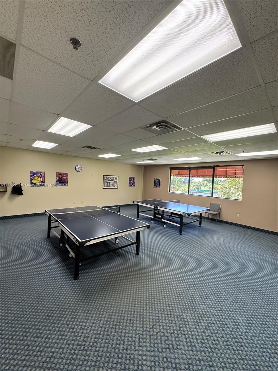 HOLLYBROOK GOLF AND - Residential