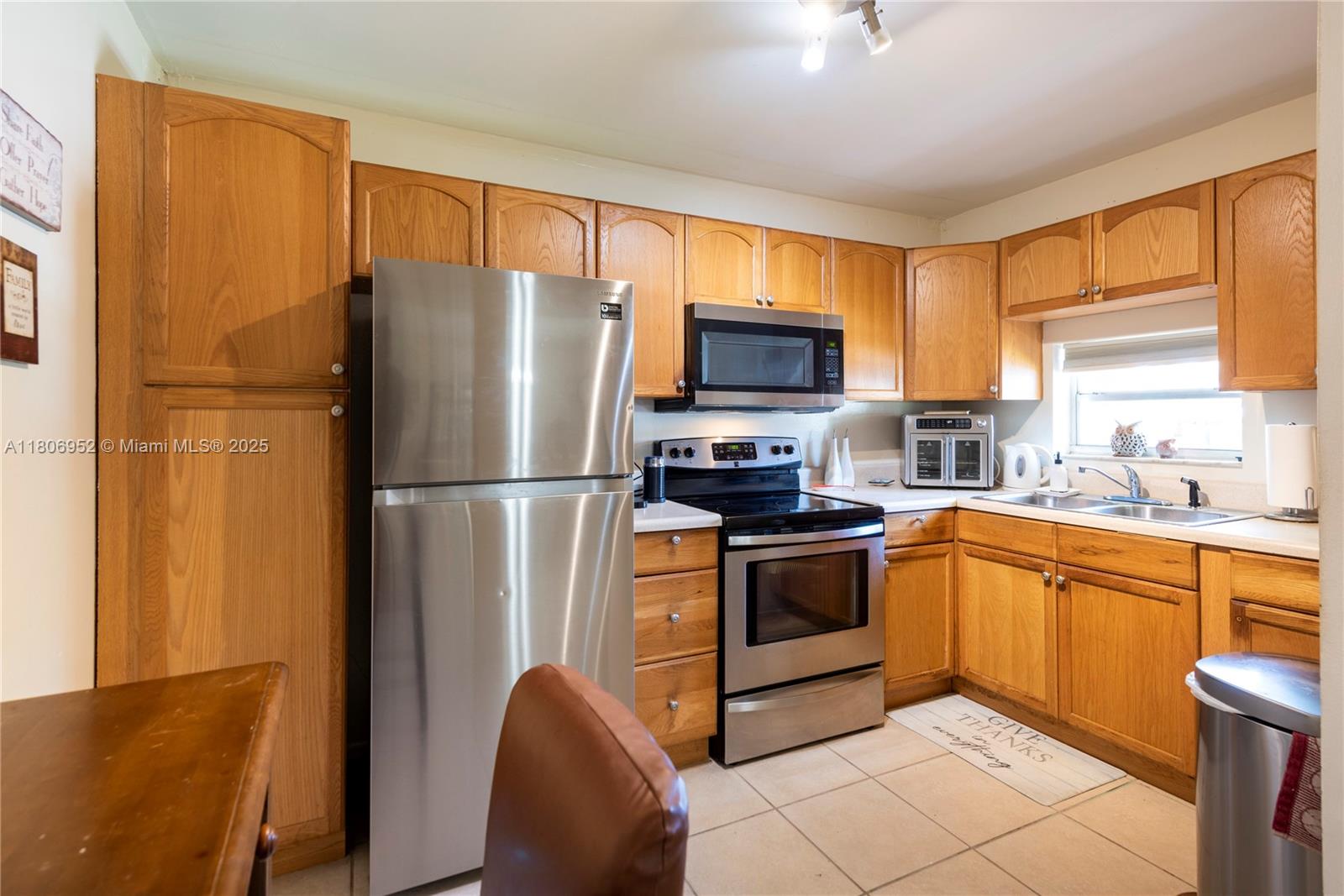 HOLLYBROOK GOLF AND - Residential