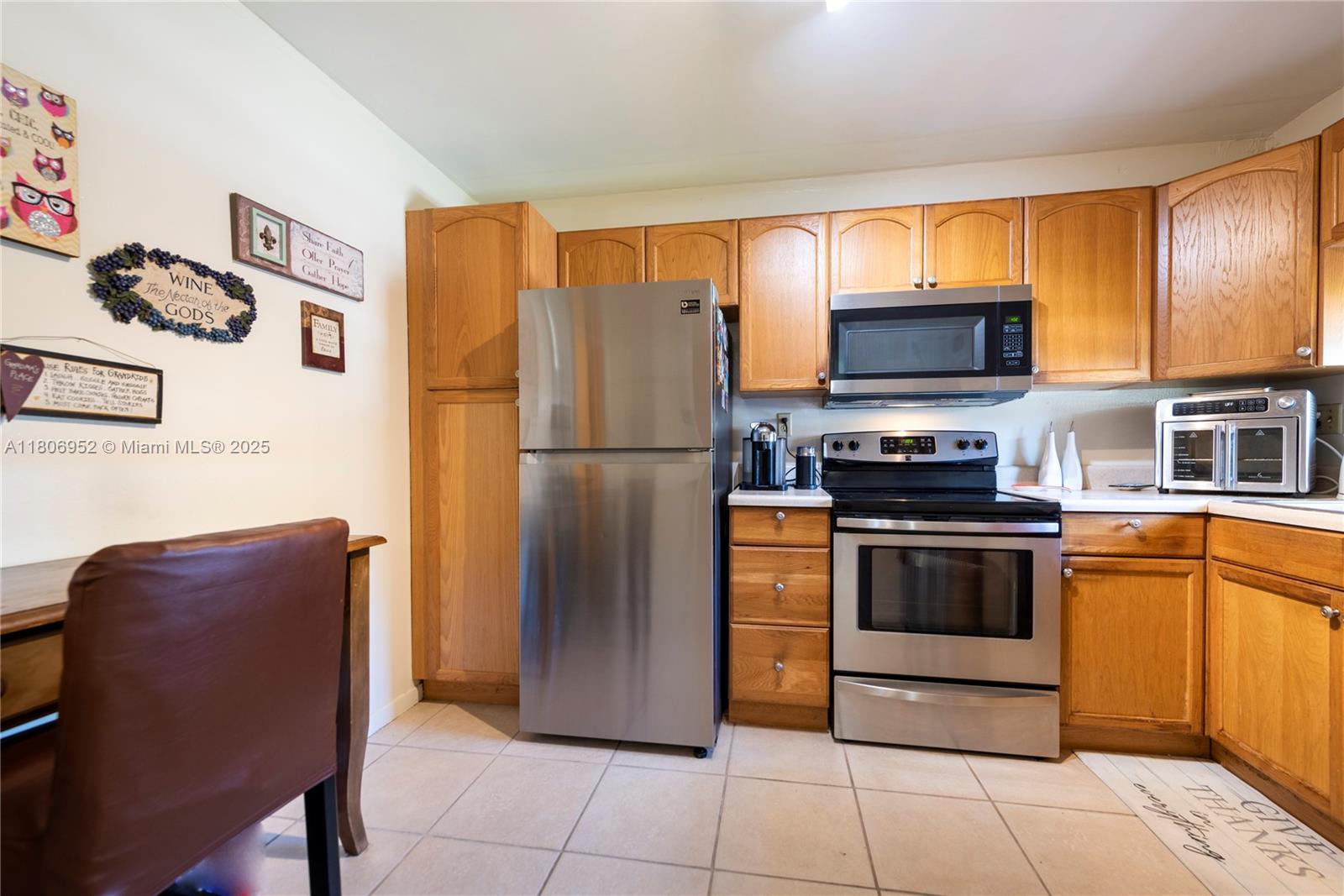 HOLLYBROOK GOLF AND - Residential