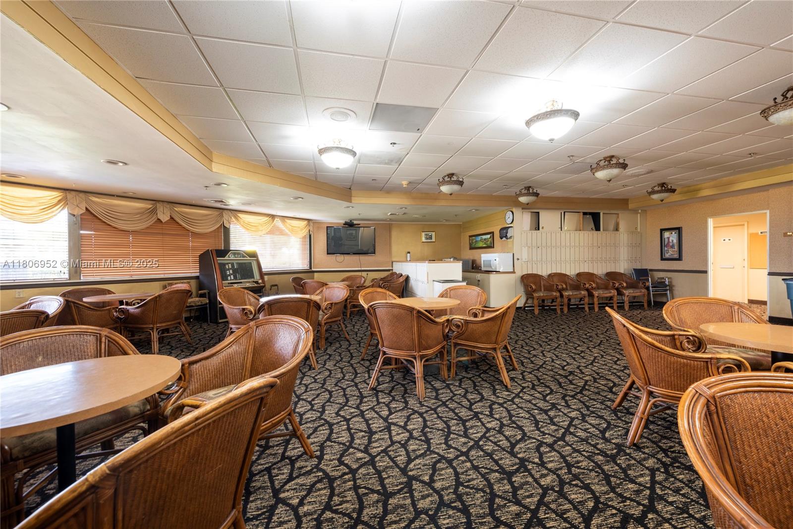 HOLLYBROOK GOLF AND - Residential