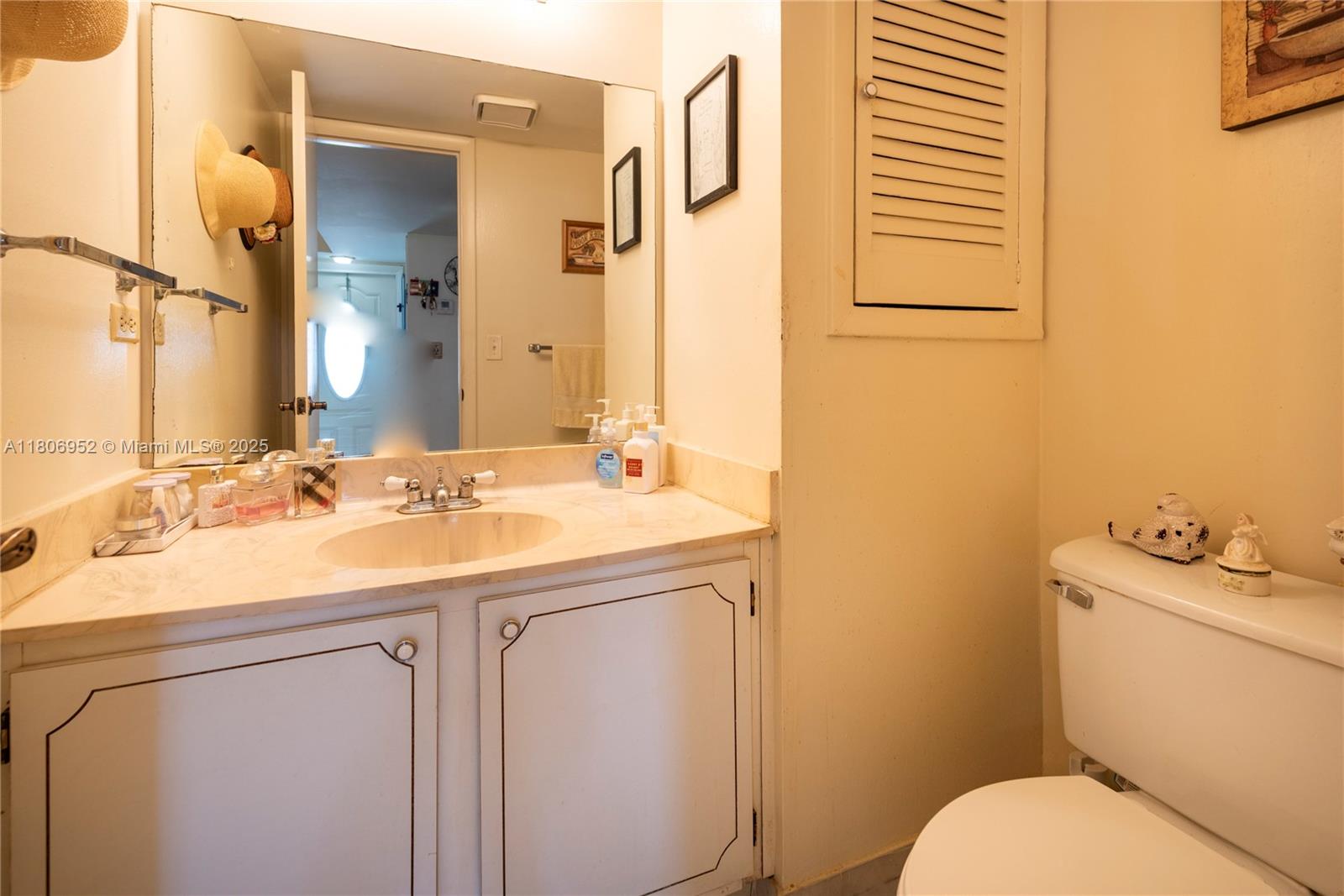 HOLLYBROOK GOLF AND - Residential