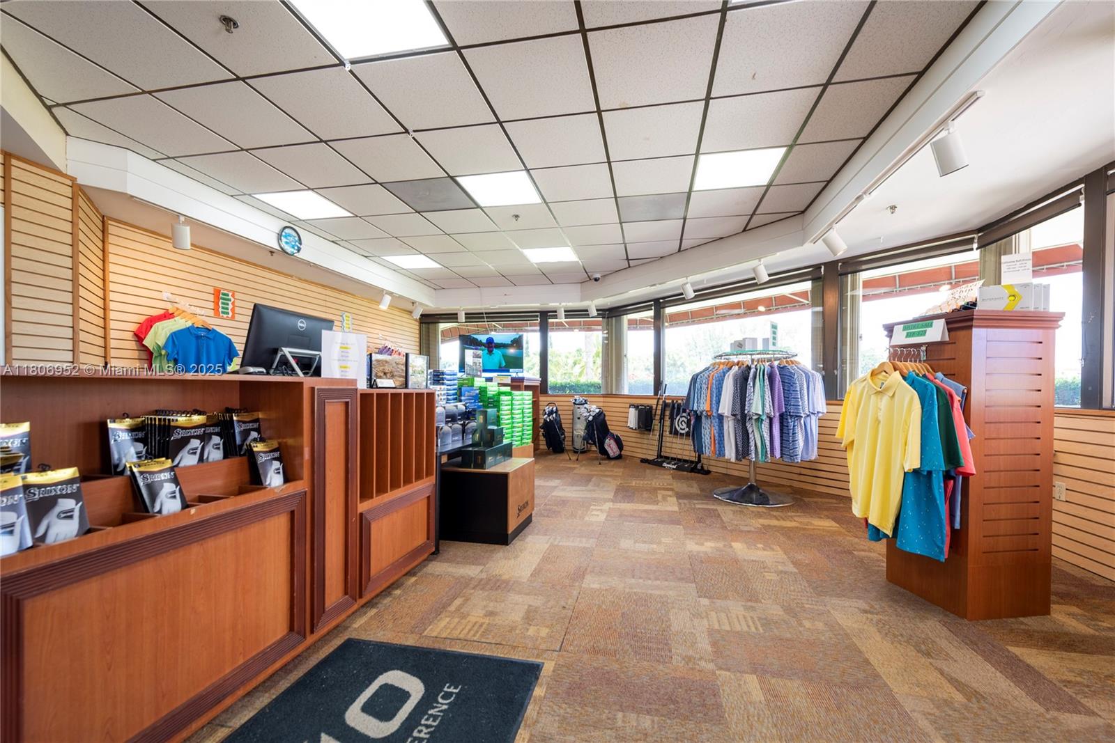 HOLLYBROOK GOLF AND - Residential