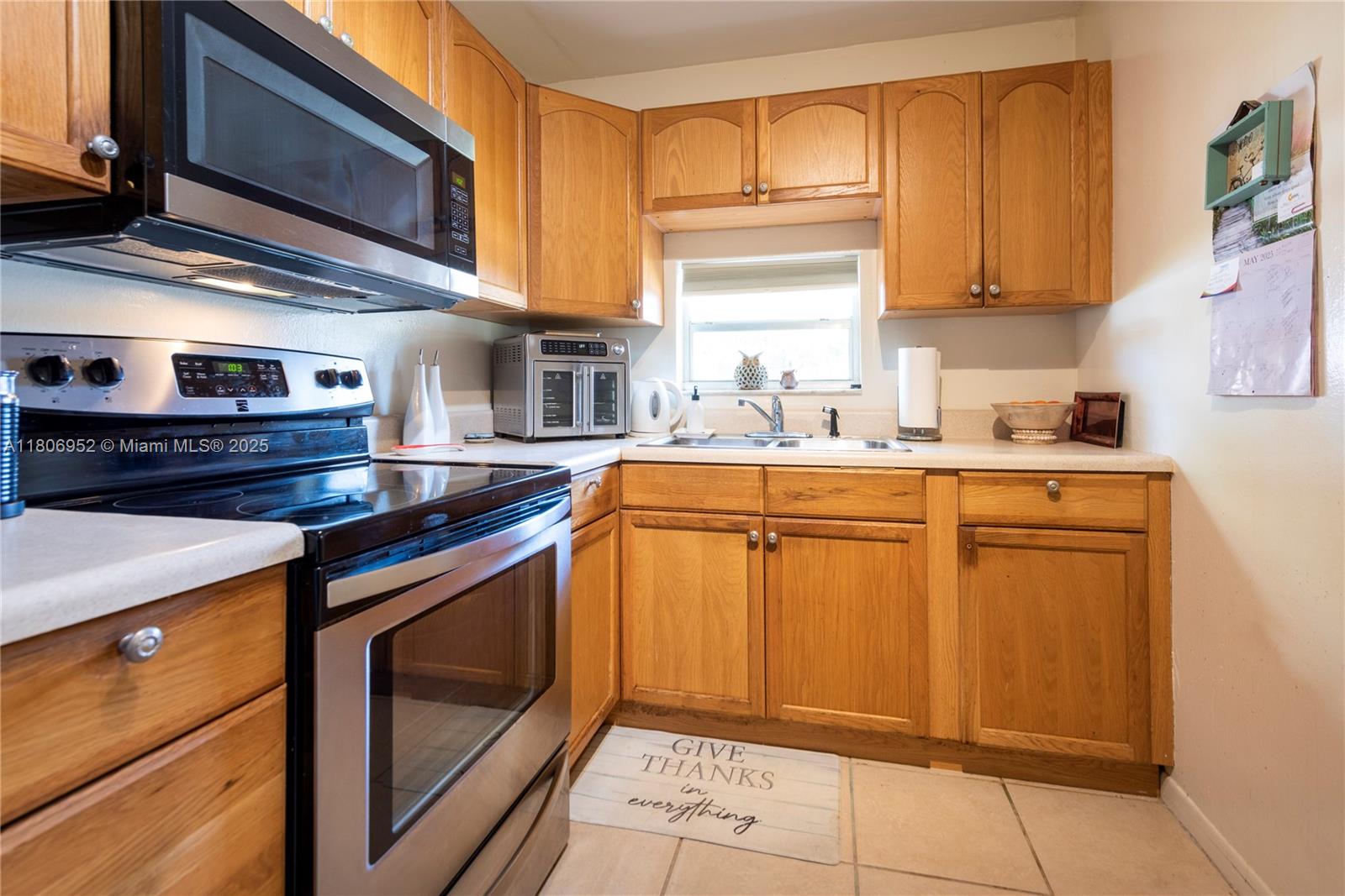 HOLLYBROOK GOLF AND - Residential