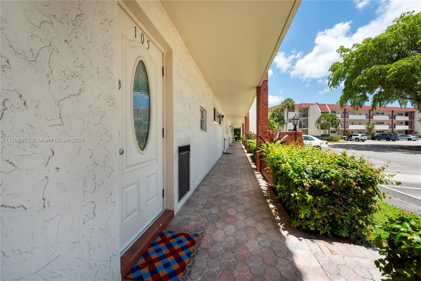 HOLLYBROOK GOLF AND - Residential