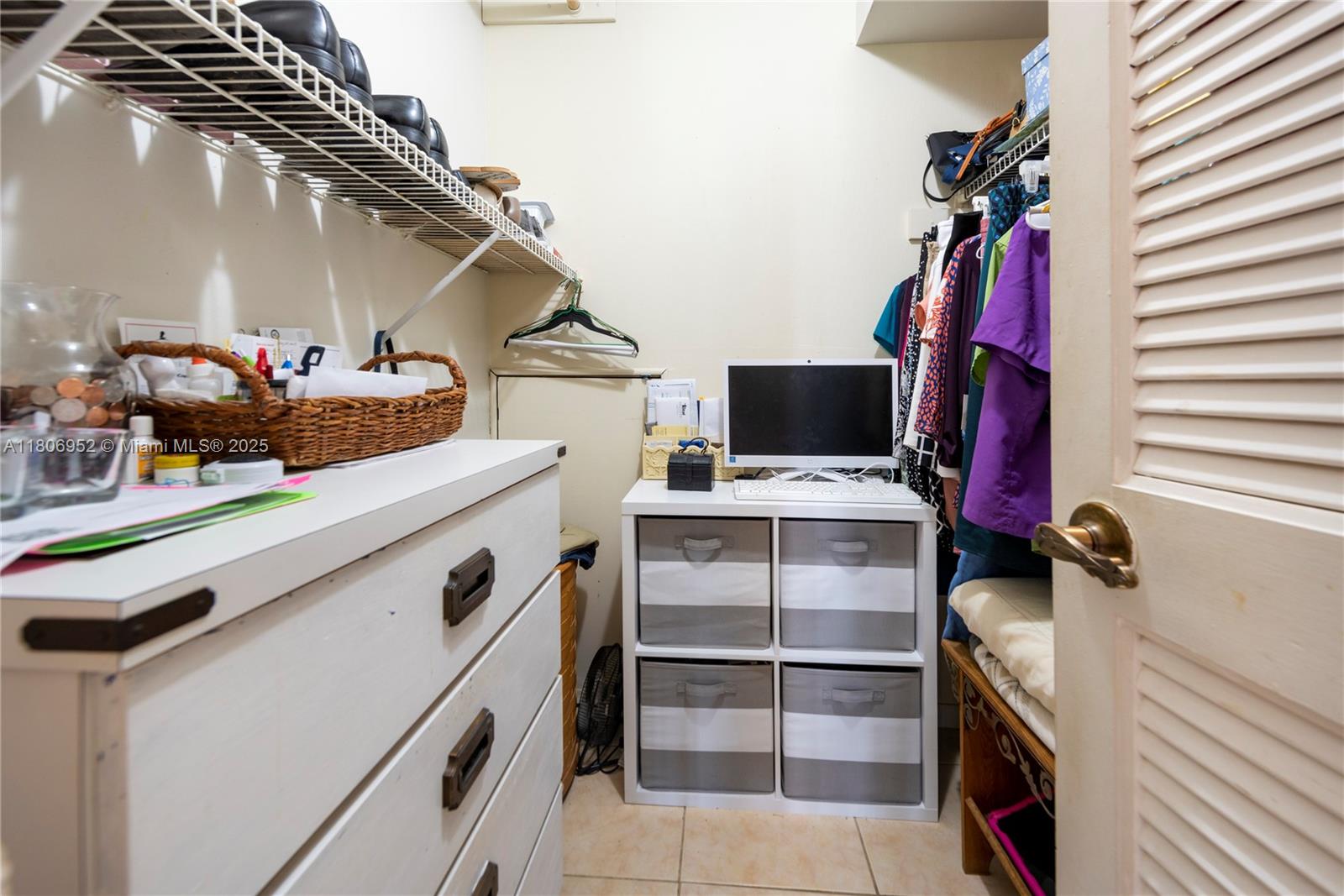 HOLLYBROOK GOLF AND - Residential