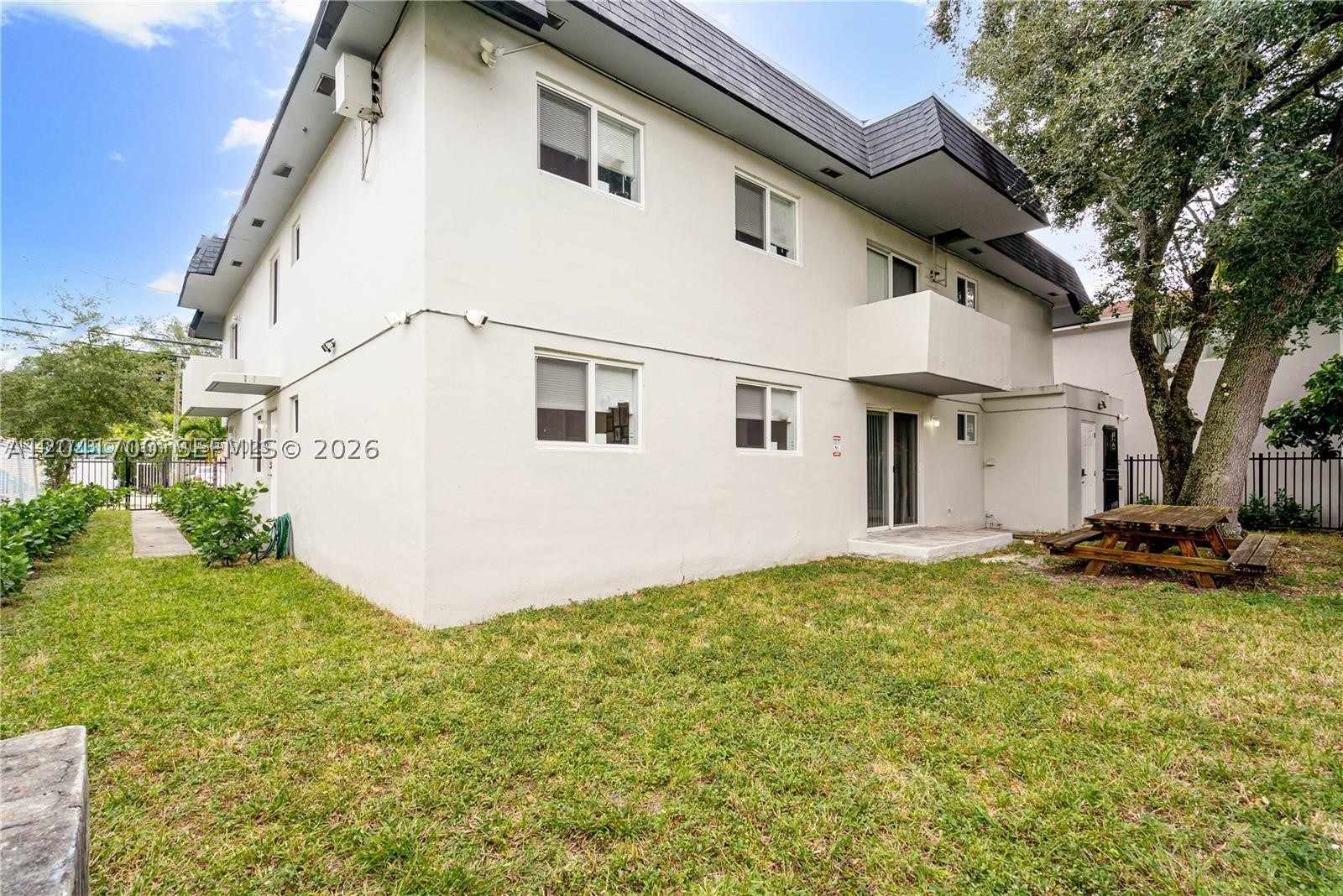 LITTLE RIVER GARDENS - Residential Lease