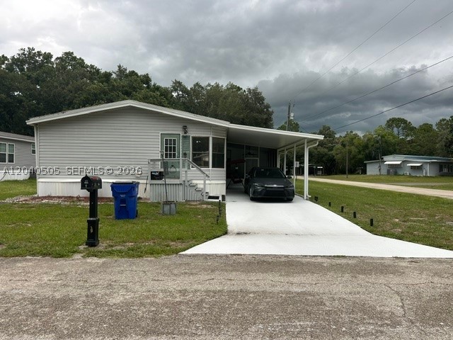 Nestled in the peaceful community of Istokpoga Par  NO HOA,this propertyoffer the perfect blend of privacy ,space and endless possibilities.you'll enjoy a serene setting surrounded by nature while remaining Its privileged location allows you to enjay the proximity to the beautiful Istokpoga Lake,one of the most recognized destinations in Florida for fishing and outdoor recreational activities.Whether you enjoy sailing nature observation or simply sunsets by the water ,this area offers an exceptional environment to live or vacation.Whether you are looking for a main residence a seasonal house or an investment with great potential,this property represents an exellent opportunity to enjoy the authentic lifestyle of Florida,with privacy spaciousness and endless possibilities to make it yours.