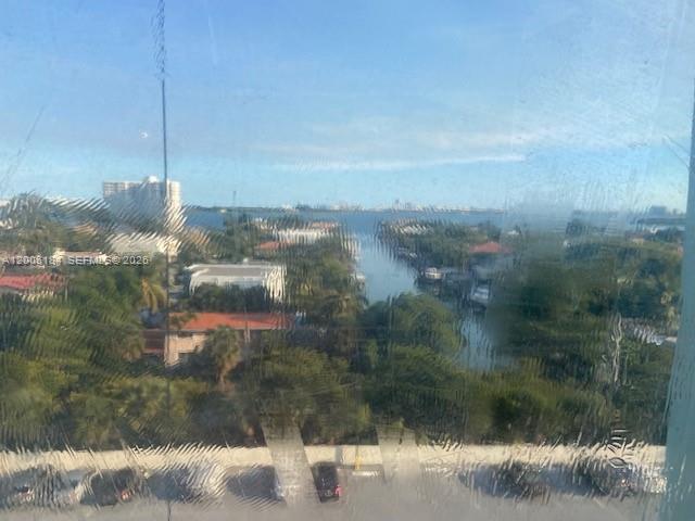 BAYVIEW TOWERS CONDO SOUT - Residential