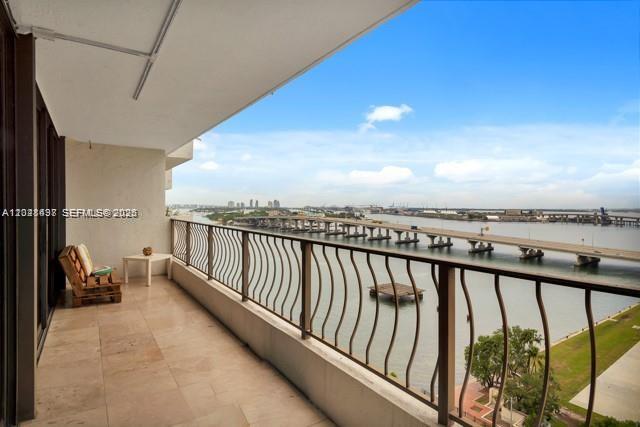 VENETIA CONDO - Residential