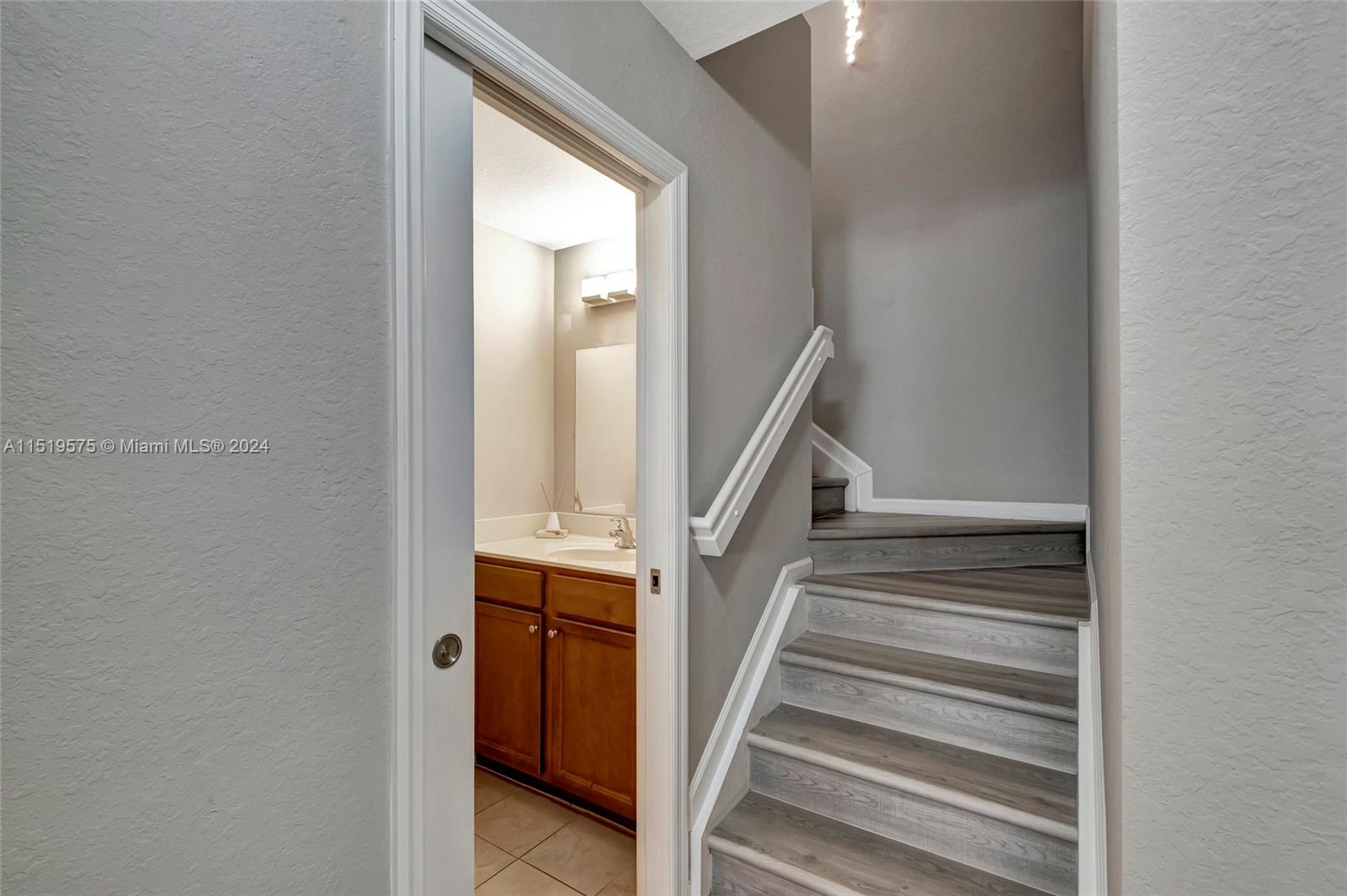 ST MAARTEN AT GRAND BAY C - Residential Lease