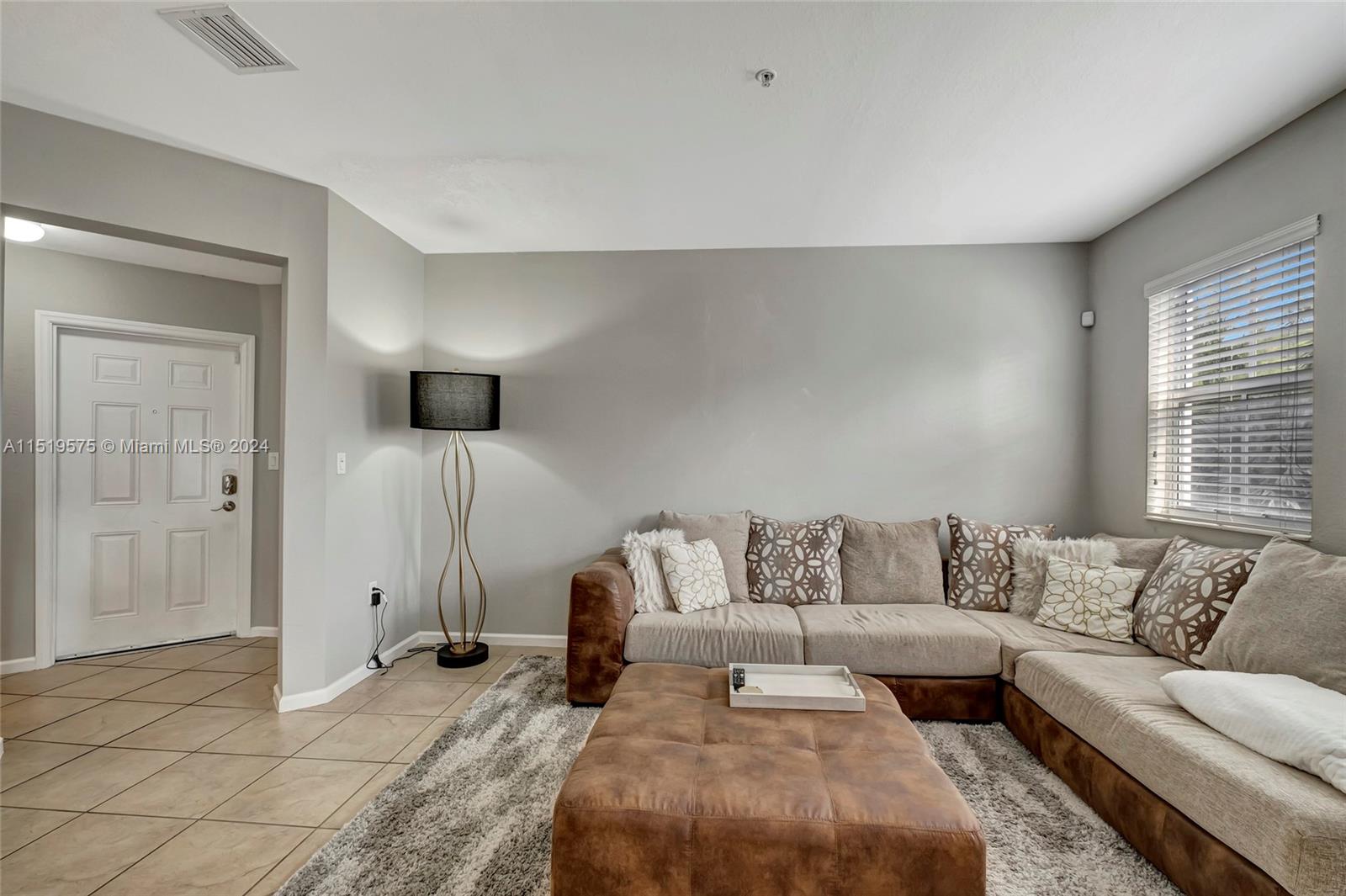 ST MAARTEN AT GRAND BAY C - Residential Lease
