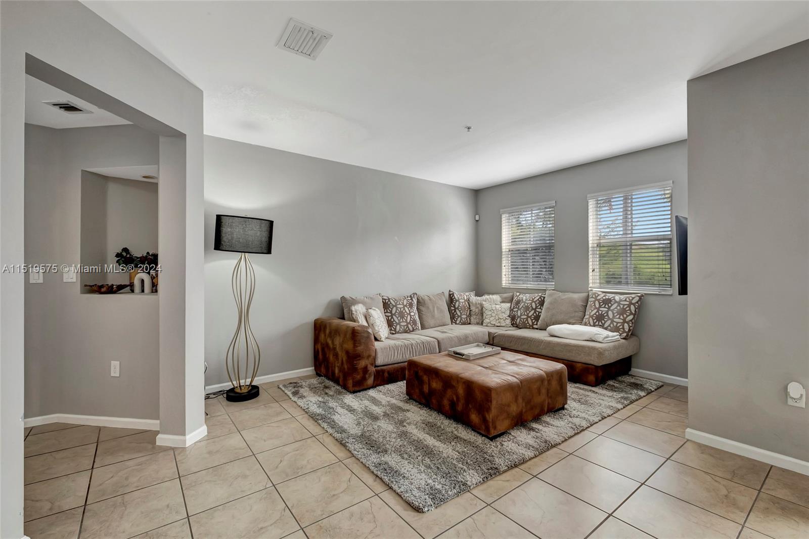 ST MAARTEN AT GRAND BAY C - Residential Lease