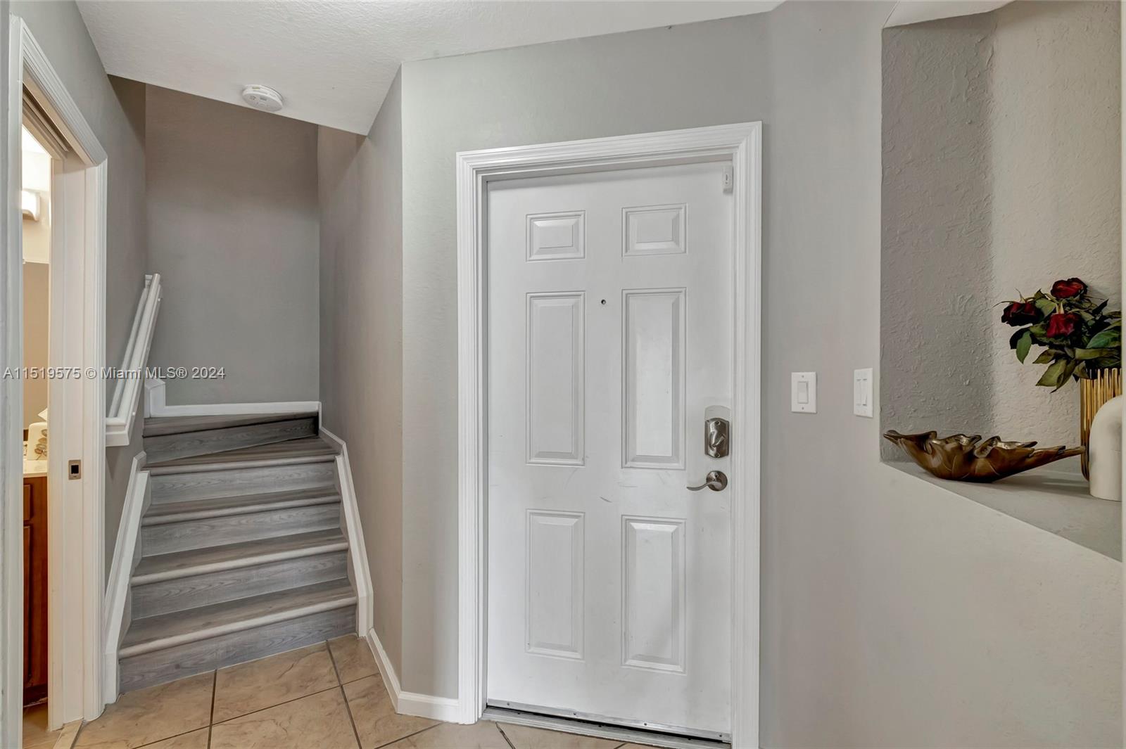 ST MAARTEN AT GRAND BAY C - Residential Lease