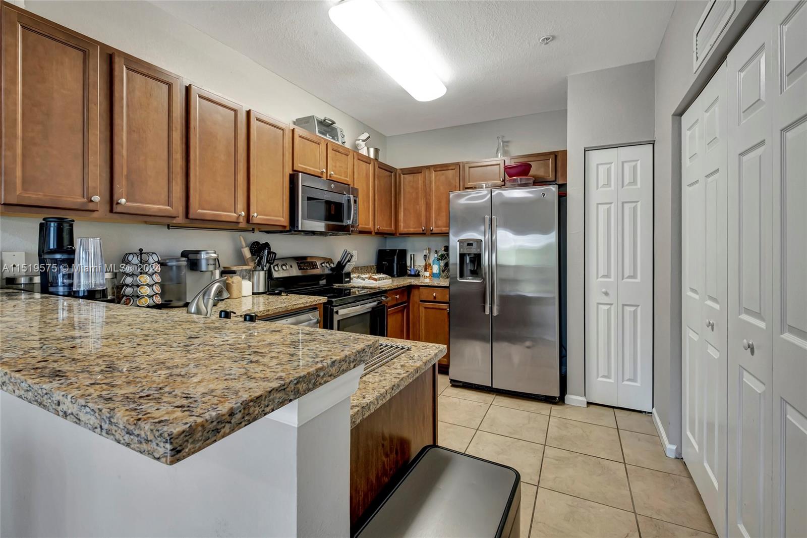ST MAARTEN AT GRAND BAY C - Residential Lease