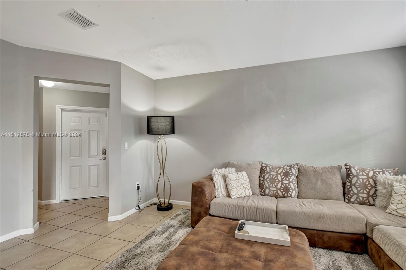 ST MAARTEN AT GRAND BAY C - Residential Lease