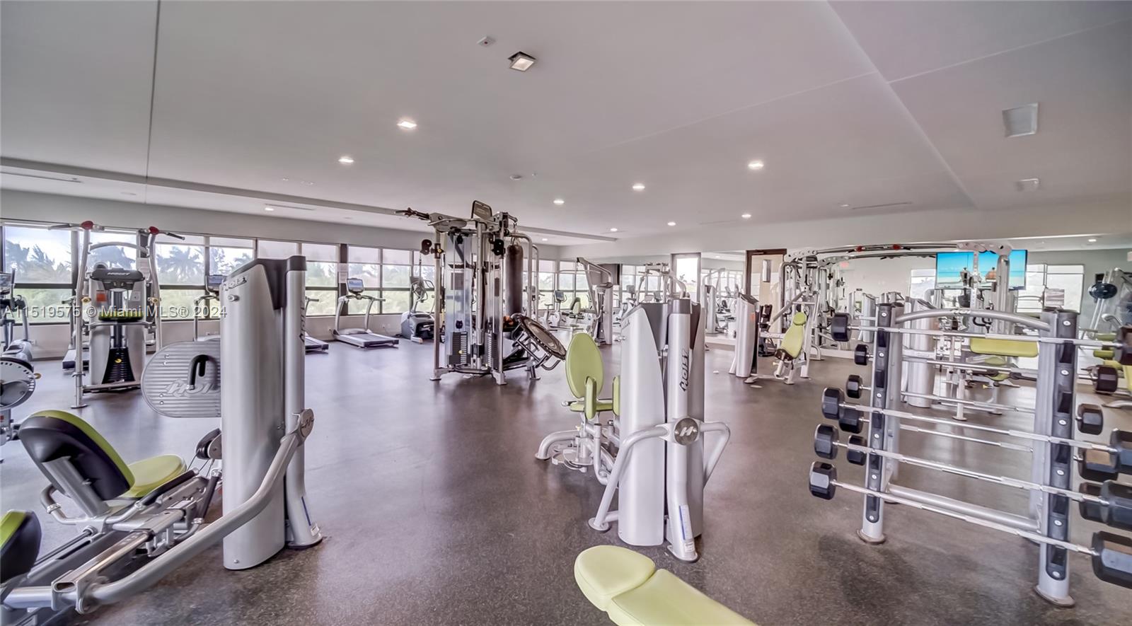 ST MAARTEN AT GRAND BAY C - Residential Lease