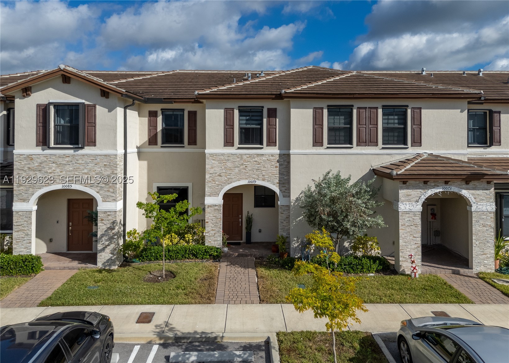 ENCLAVE SOUTH PHASE 2 - Residential