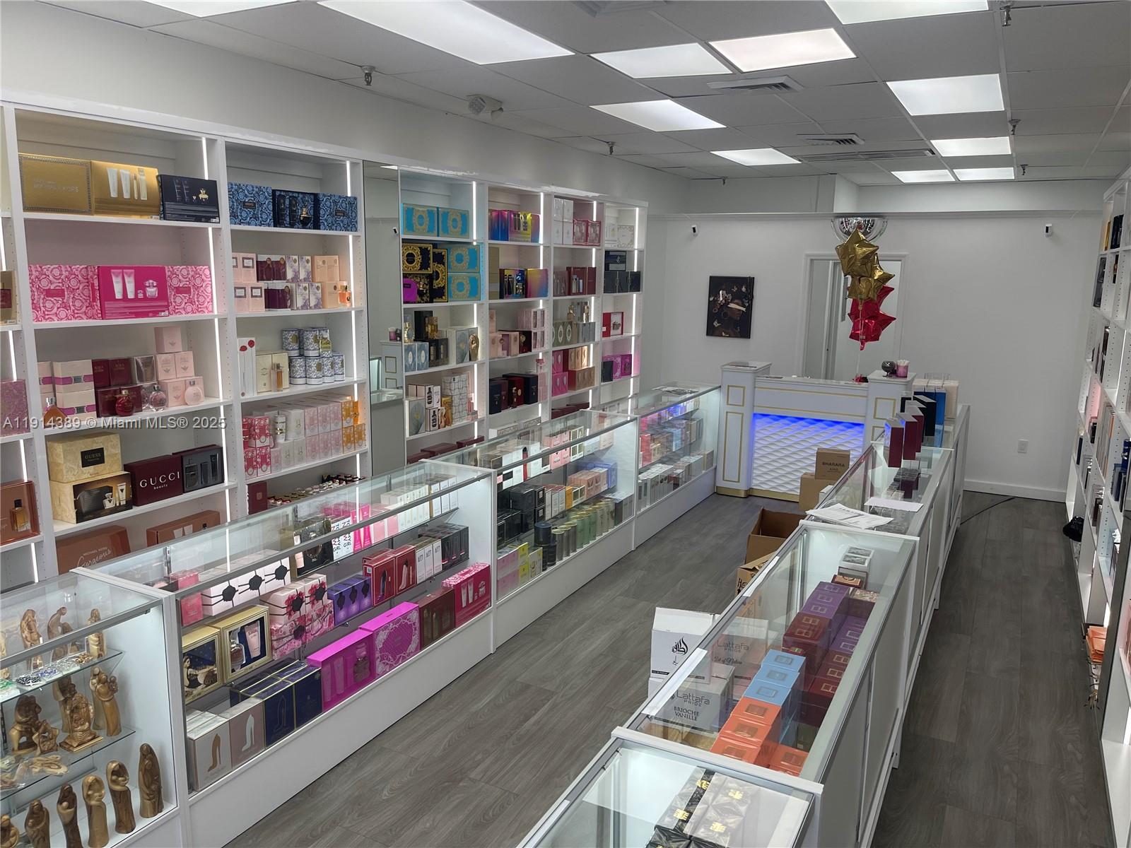 Exceptional business opportunity! Beautiful, fully remodeled perfume and international fragrances store located in a high-traffic shopping plaza on W Sunrise Blvd in Plantation. Surrounded by major anchors such as Publix, Ross Dress for Less, and Planet Fitness Gym, driving a constant flow of clients. Store features an impressive inventory of original Arab fragrances, top international brands, cosmetics, and exclusive products—all in one place.
The business includes modern build-out, displays, equipment, POS systems, and a low monthly lease with excellent terms.