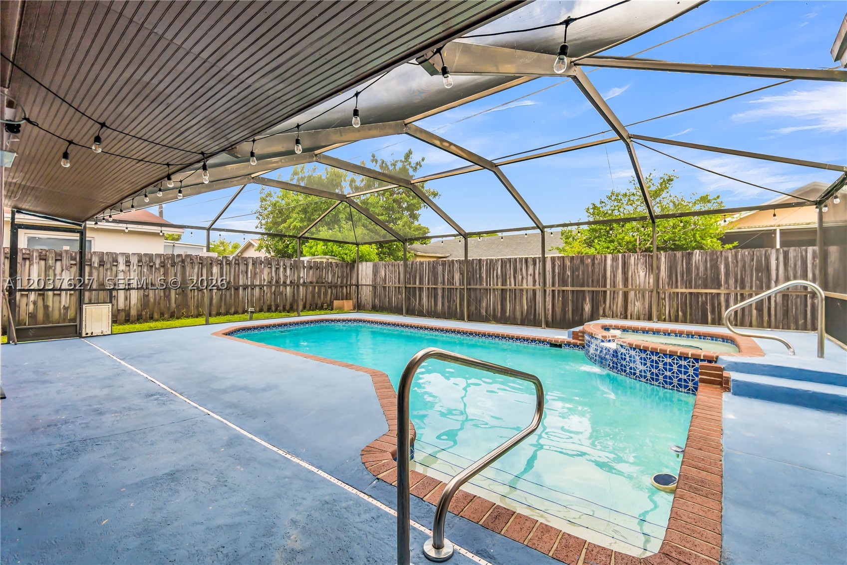 SUNRISE GOLF VILLAGE SEC - Residential