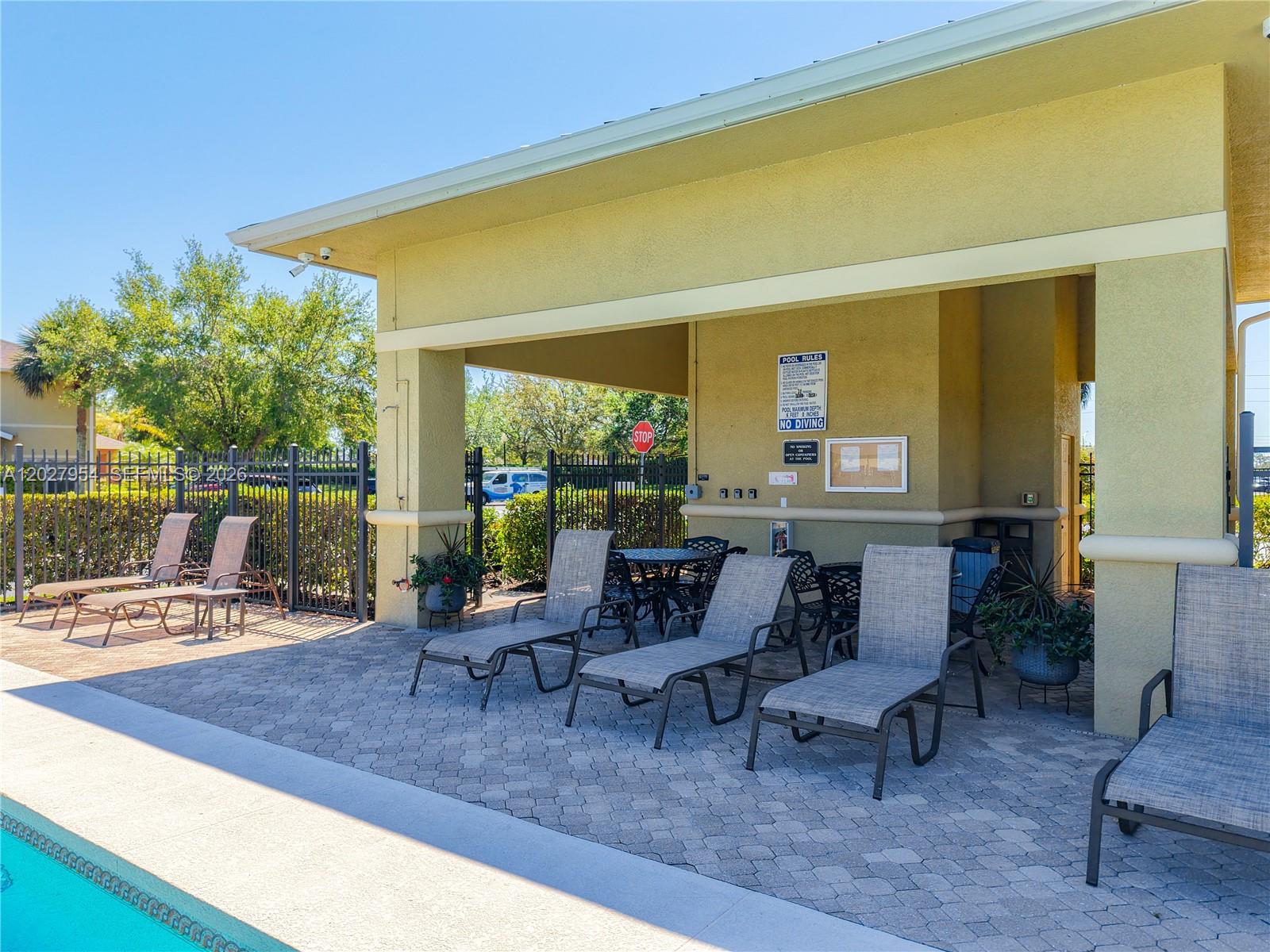 VISTA TOWNHOMES AT HERITA - Residential