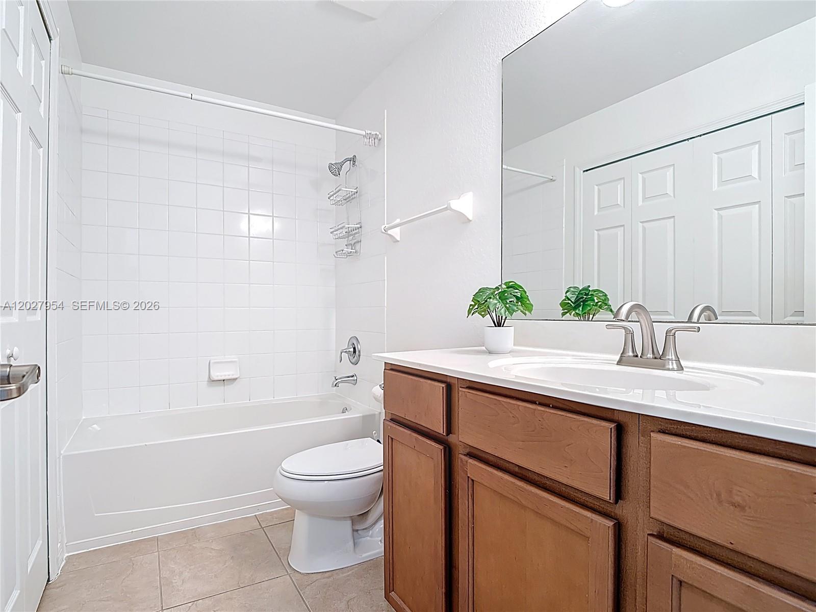 VISTA TOWNHOMES AT HERITA - Residential