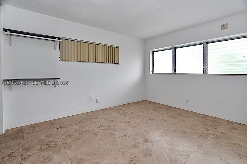 FLORIDIAN ARMS CONDO - Residential Lease